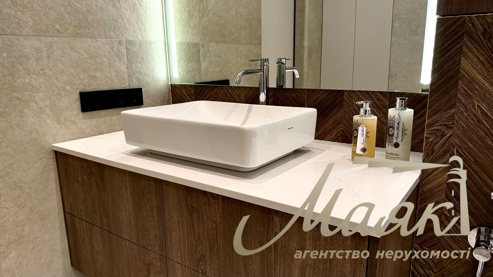 Продаж 2-х кімнатної квартири 70 кв.м. у ЖК Престиж Хол