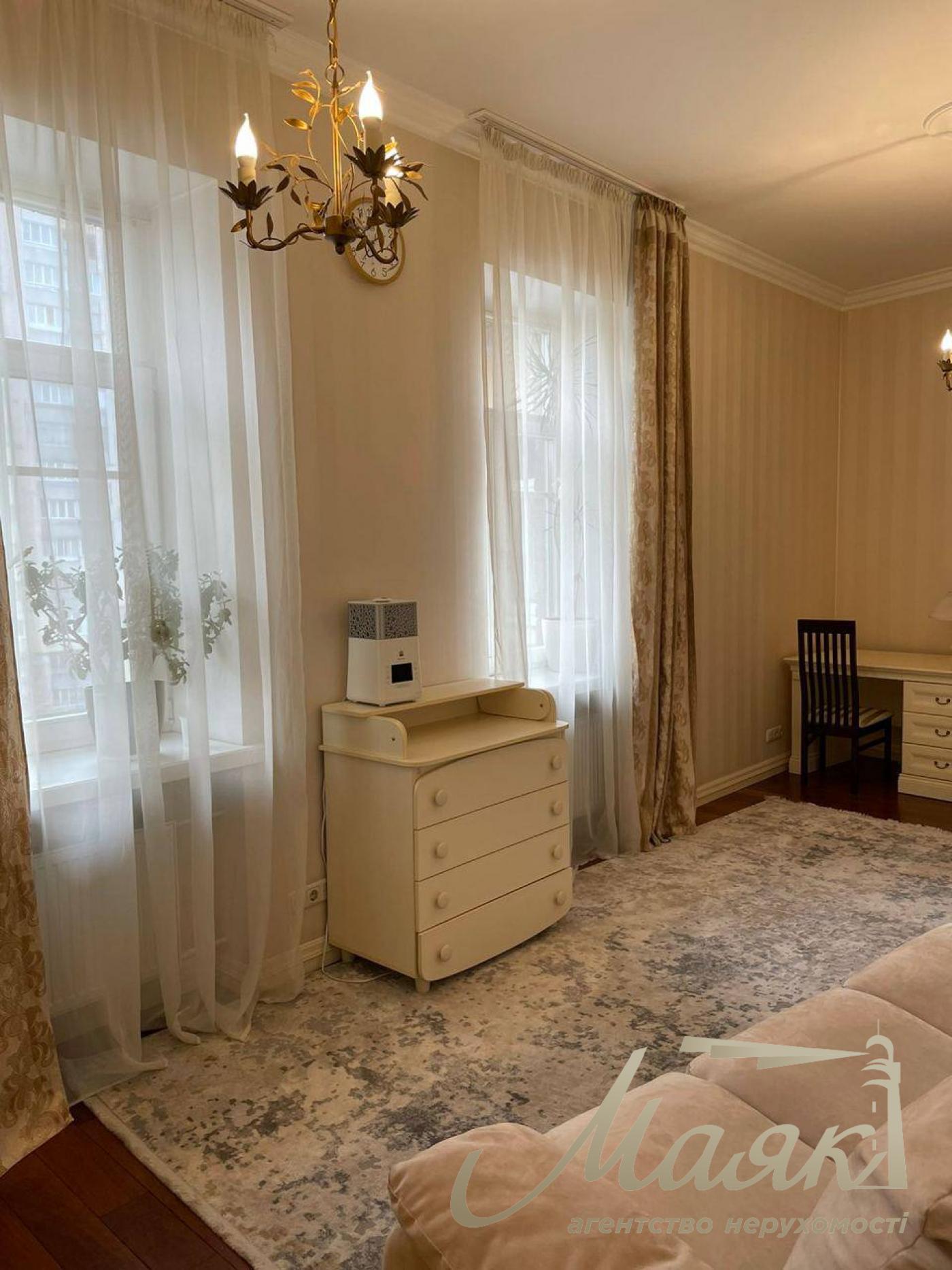 Rent 3-room apartment st. Saksaganskogo 63, Center