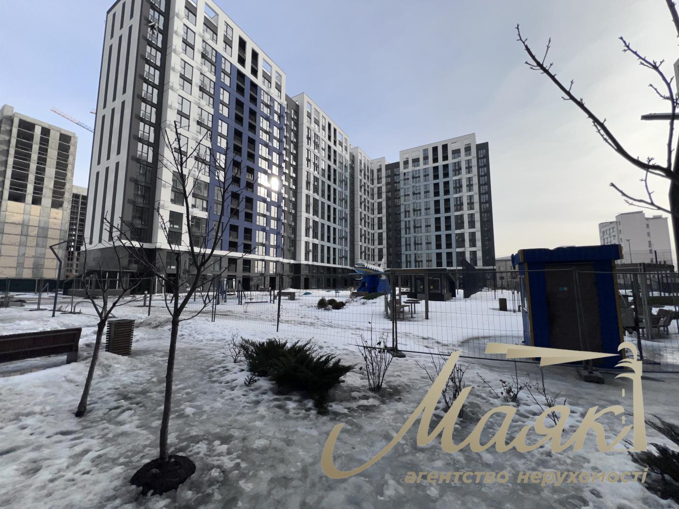 Rent a facade premises of 125 sq.m. on Narodnoe Opolchenie Street in Sky Avenue Residential Complex