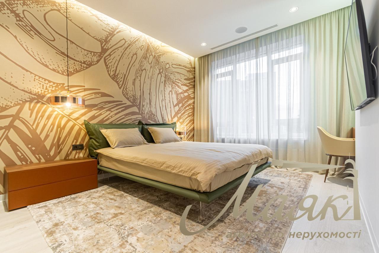 Продаж 3к квартири 100м2 в ЖК "Бульвар Фонтанів", вул. Саперне Поле 3