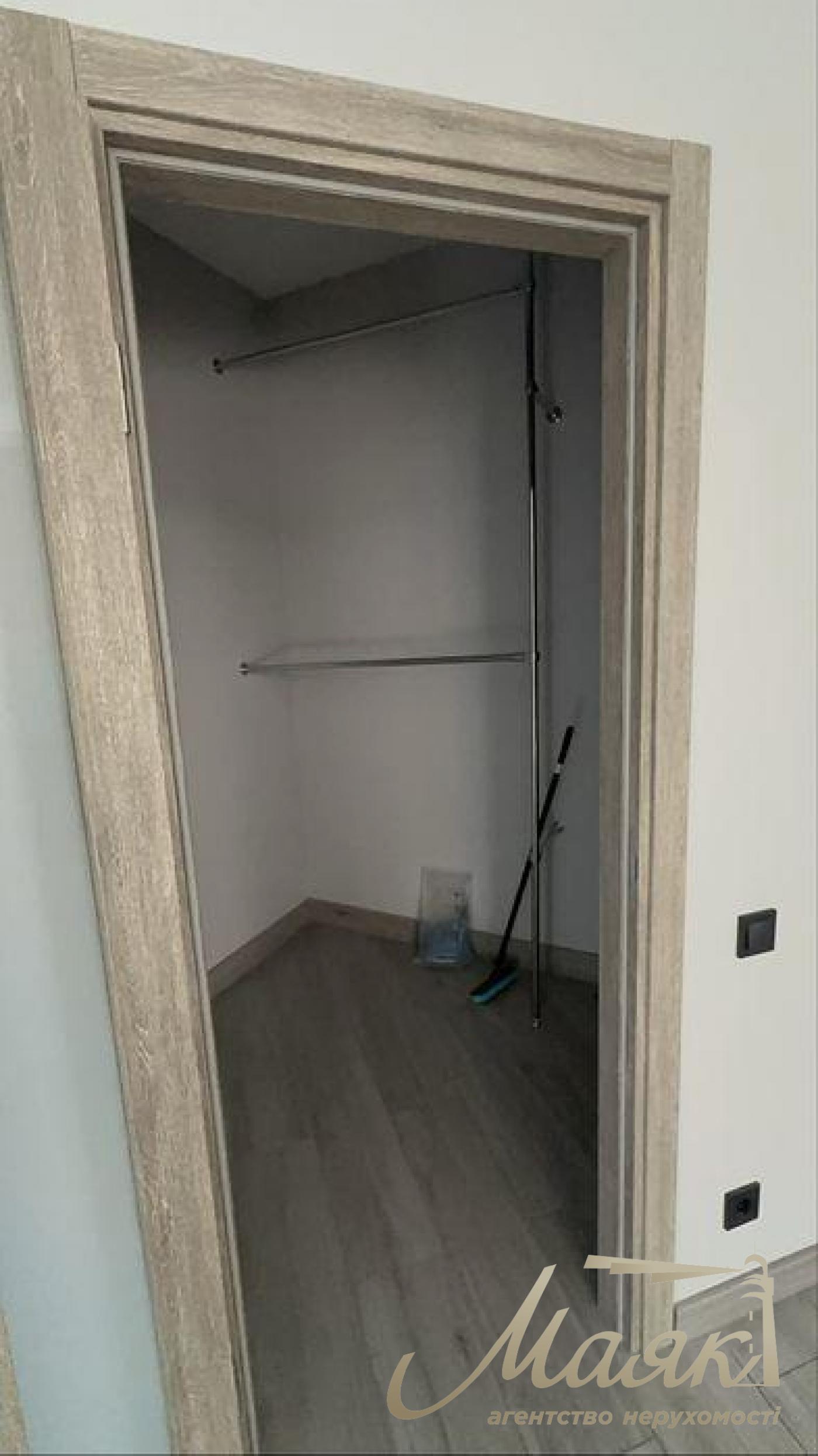 Оренда офісу 186 м.кв ст.метро Олімпійська, Центр