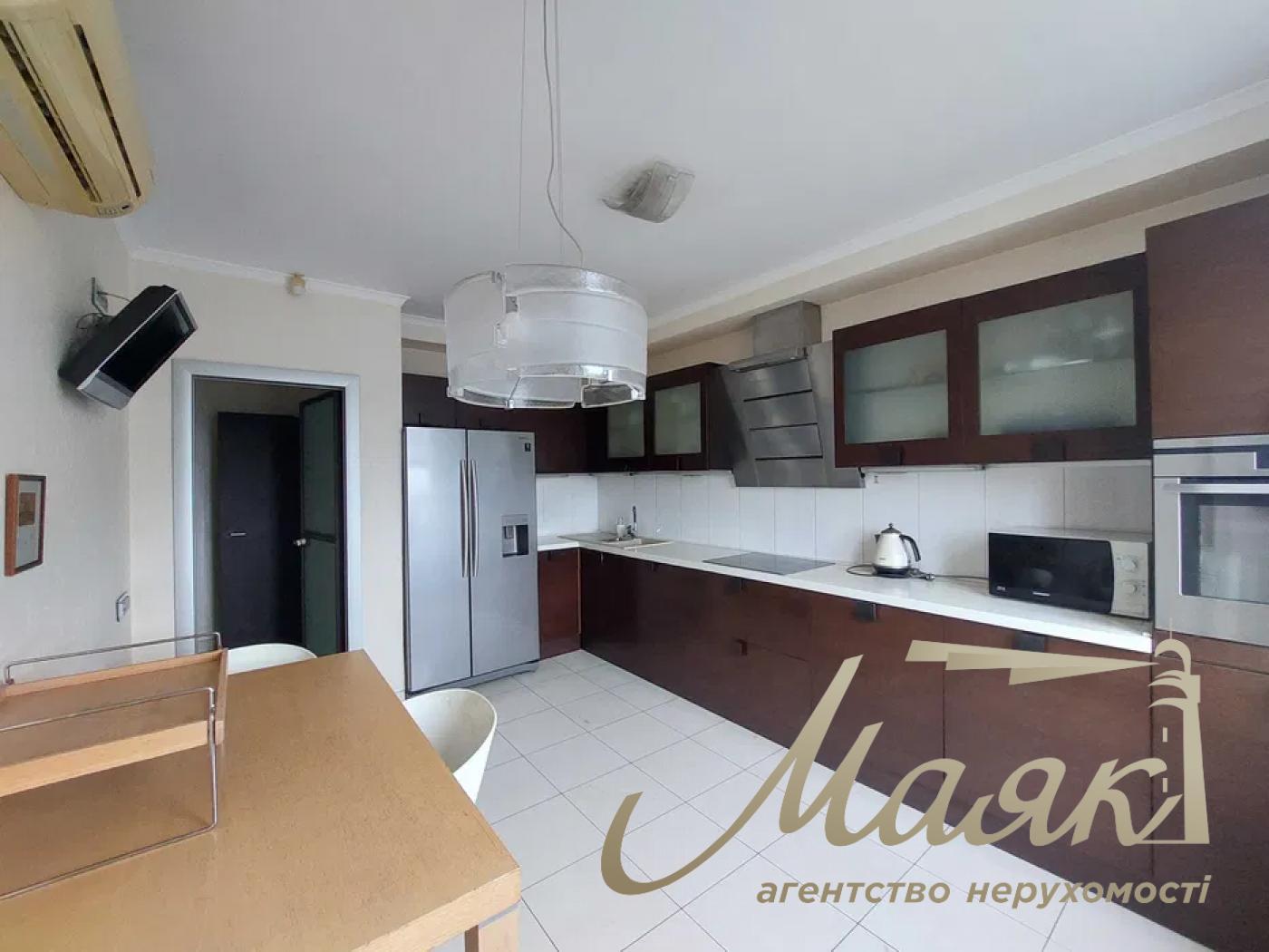 Продаж 4-к 2-х рівневої квартири, 158 м2, вул. Лобановського, Святошинський р-н