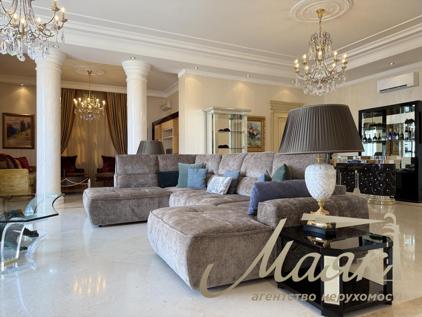 Аренда видовой 3к квартиры 245 кв. м на ул. Паторжинского 14, Центр, Шевченковский район