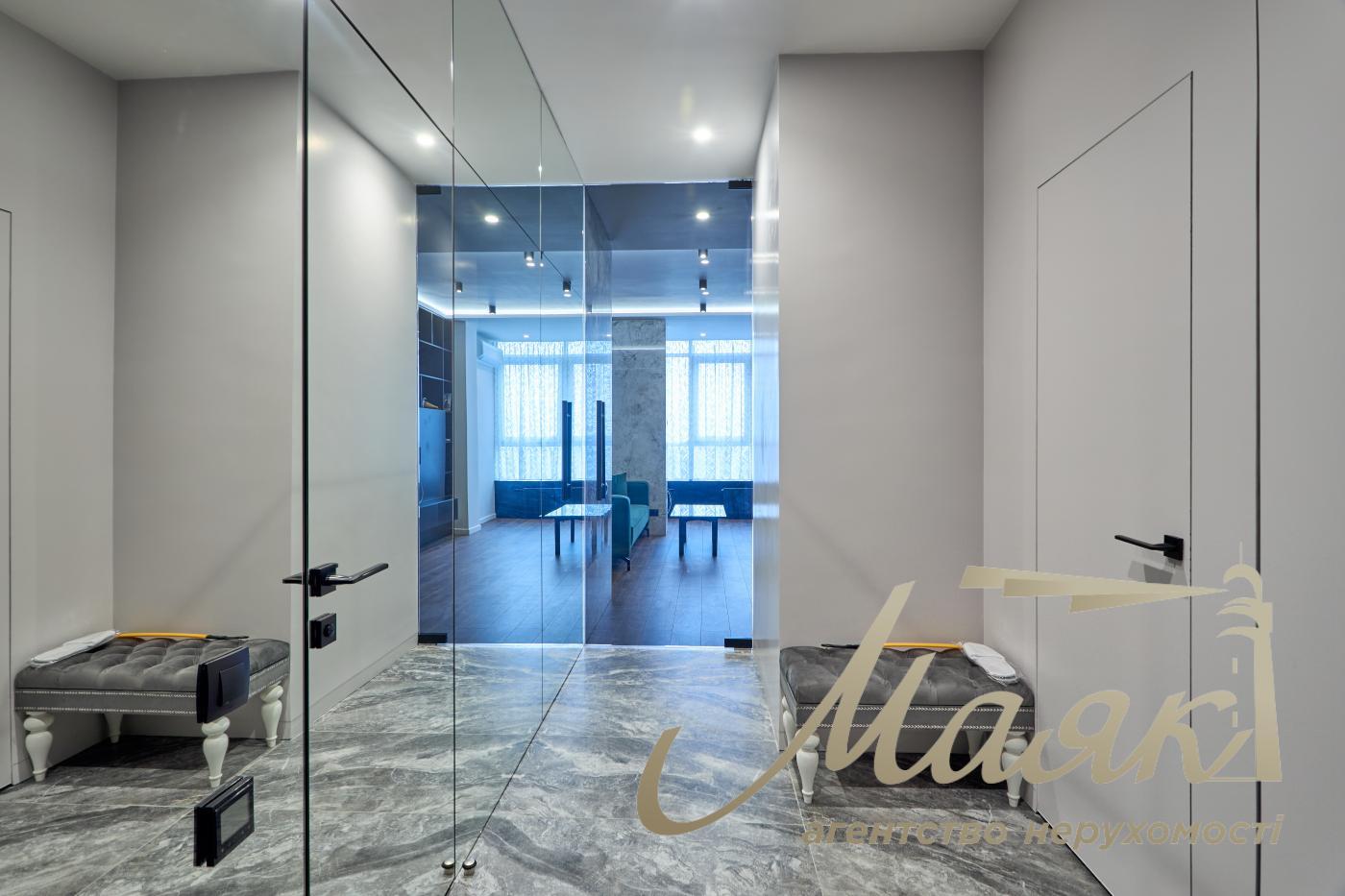 Rent 3 bedroom apartment in LCD Jack House, Lesya Ukrainka boulevard, 7v, Pecherskiy district, Kiev