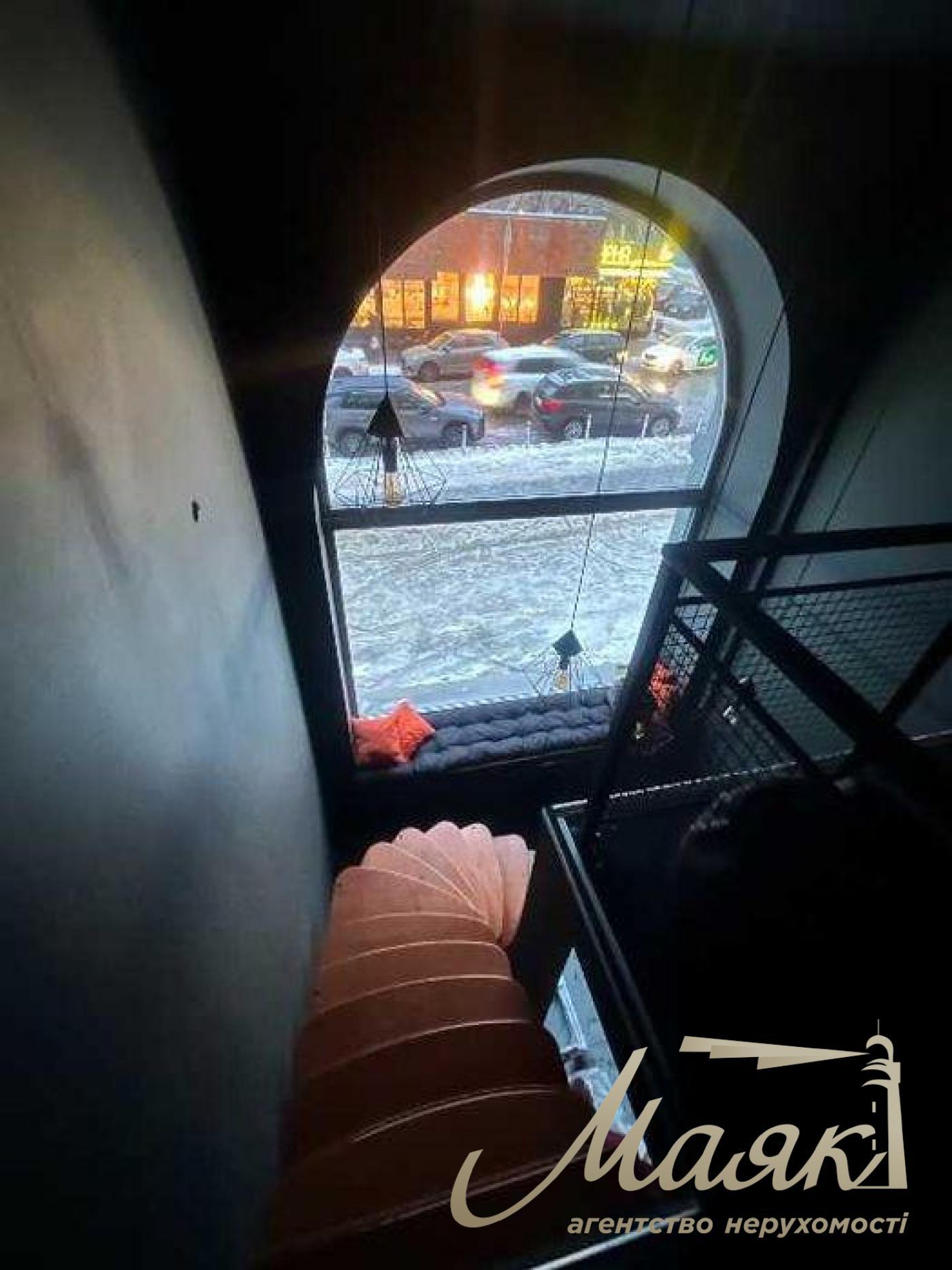 Продаж фасадного приміщення 121 м.кв. Підвисоцького, Печерськ