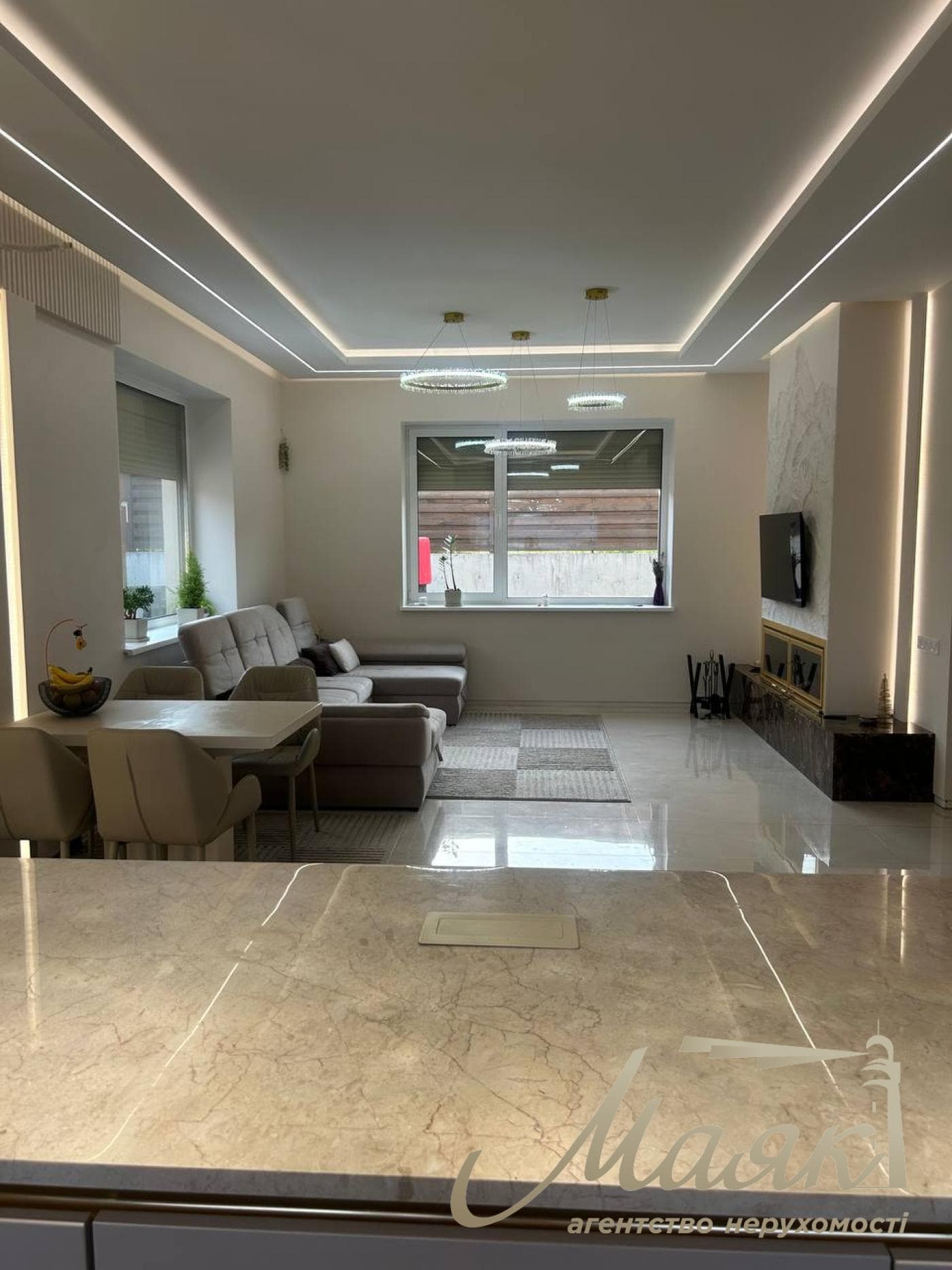 Продаж двоповерхового будинку 274м2 у Лісниках поруч з Equides Club