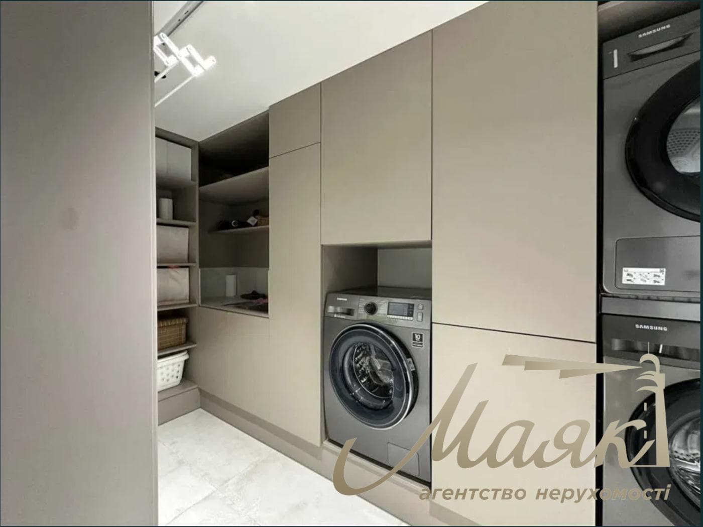 Продаж 2-поверхового будинку площею 360 м² у с. Плюти, Обухівський напрямок
