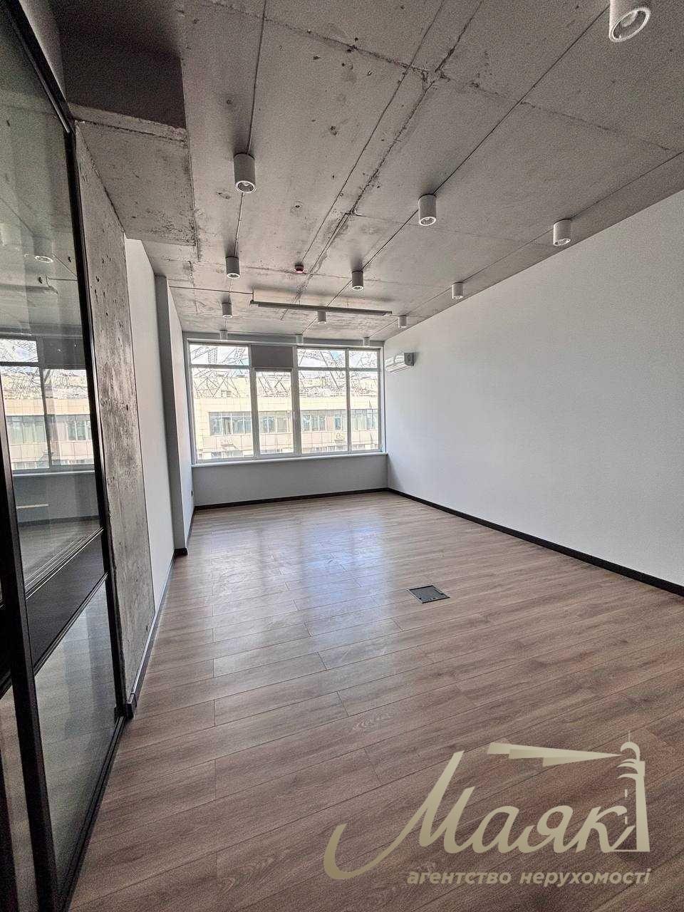 Office for rent 200 m2 in LCD "RIVERSTONE"