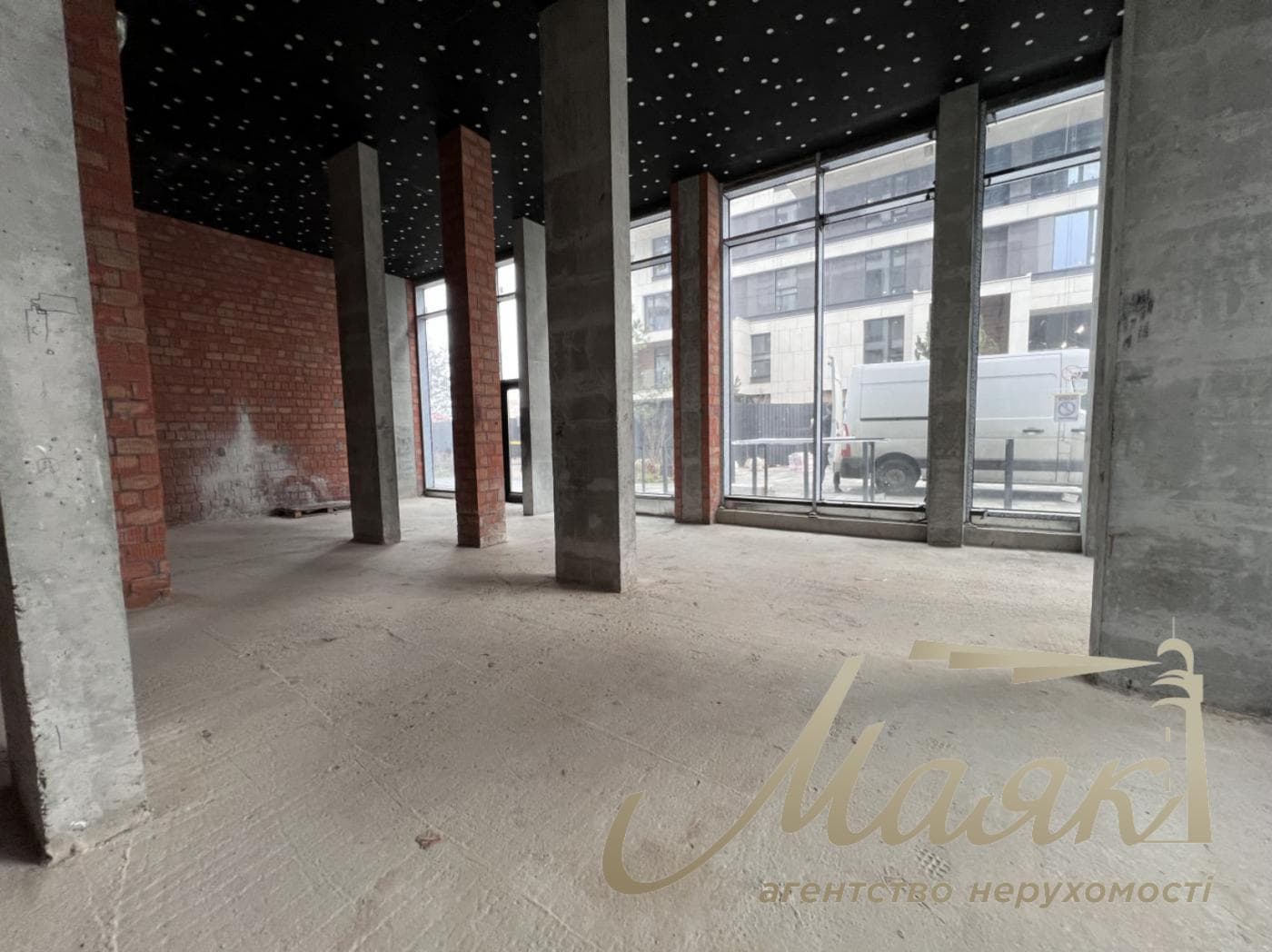 Продаж фасадного приміщення площею 96,5 м², ЖК Unit Home