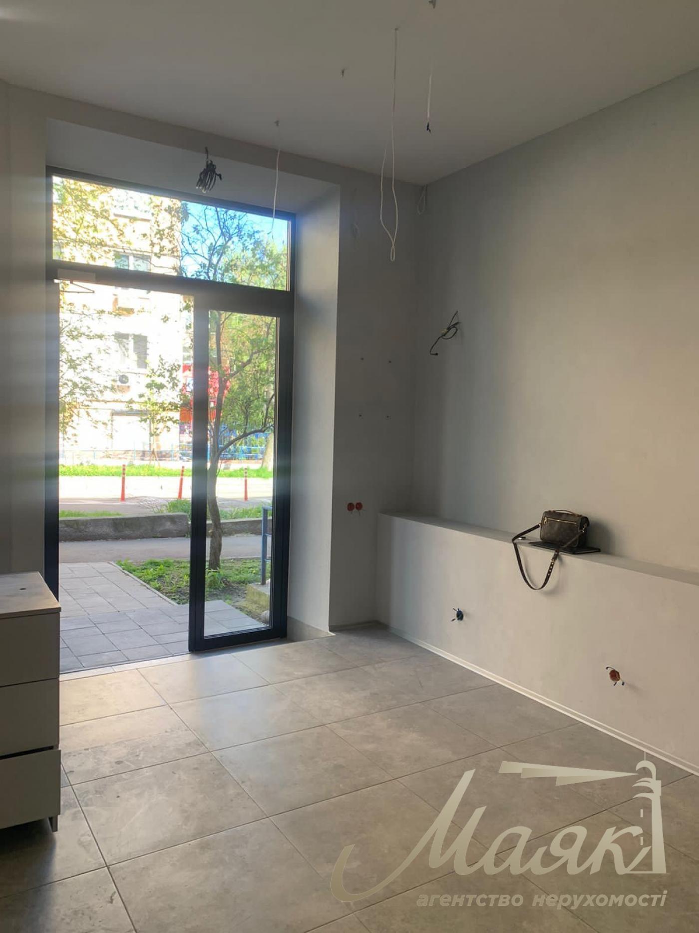 Аренда фасадного помещения 40 м.кв ул Цитадельная