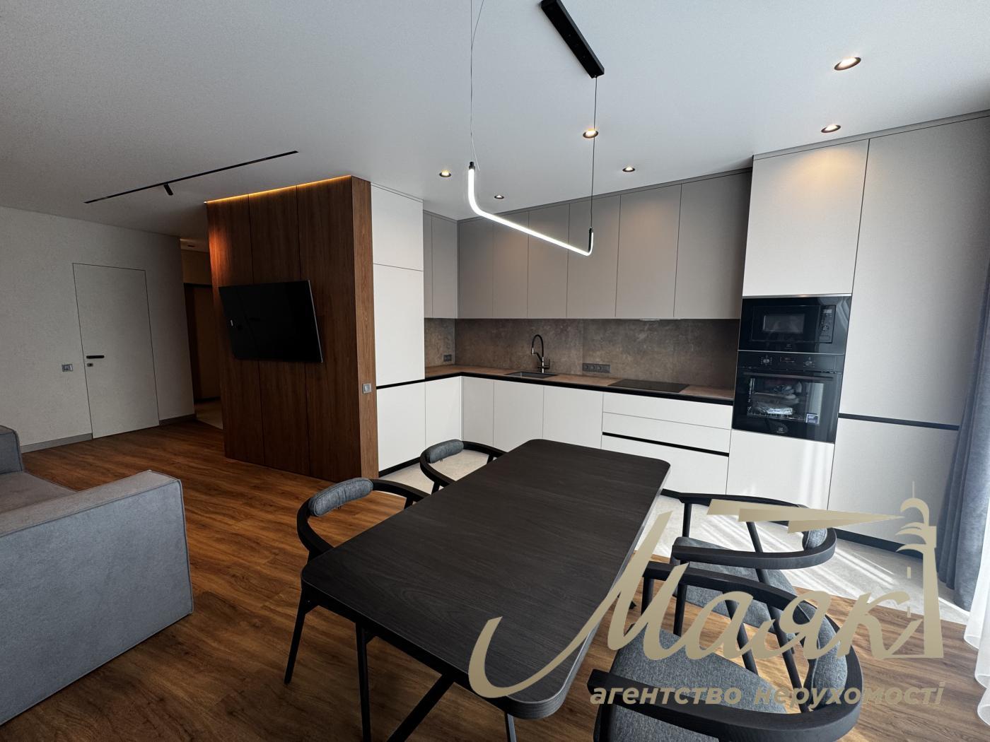 For sale 3-bedroom apartment in LCD Great