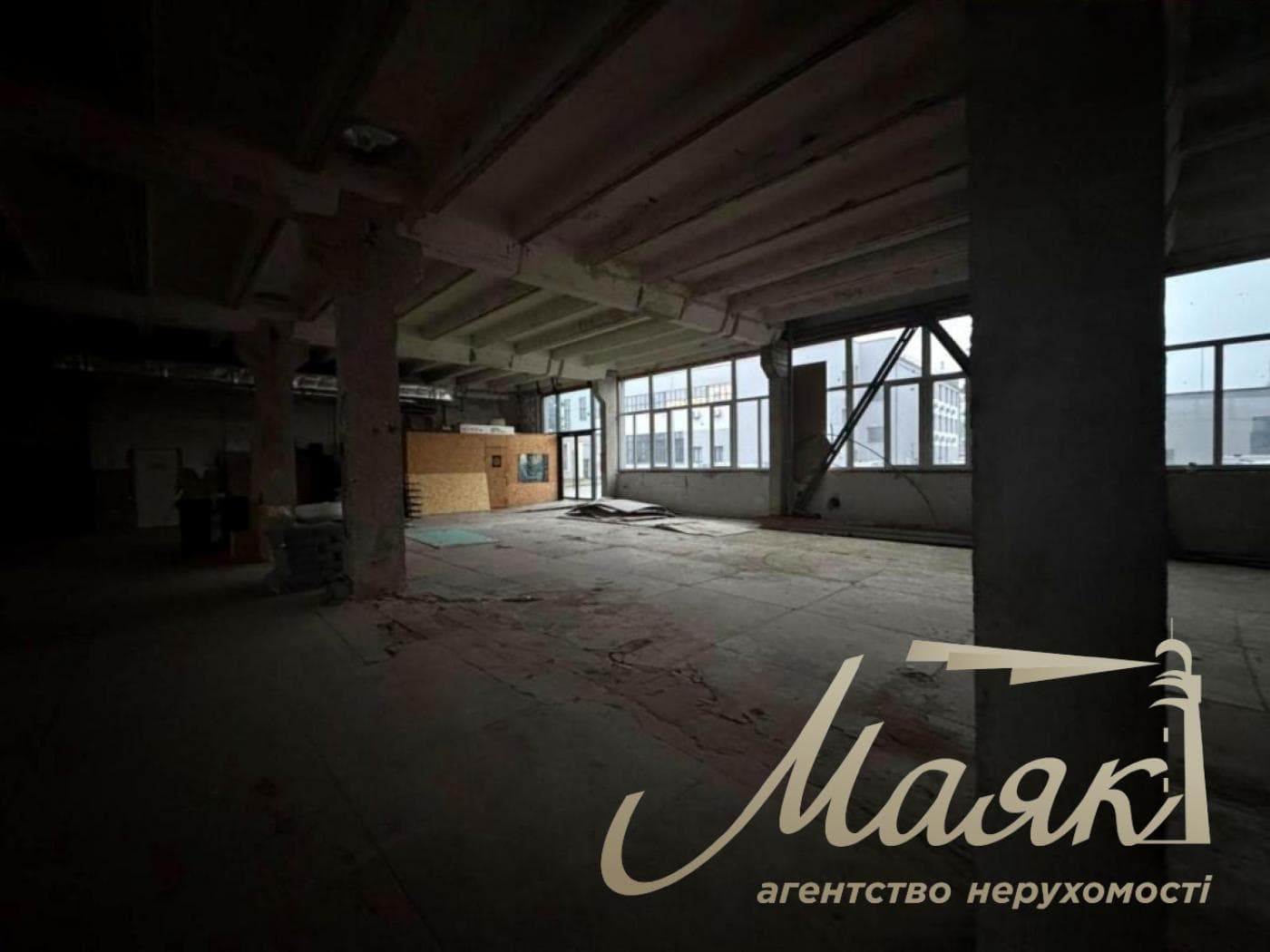 Аренда складского помещения 1500 м² ул. Лаврская, Верхний Печерск