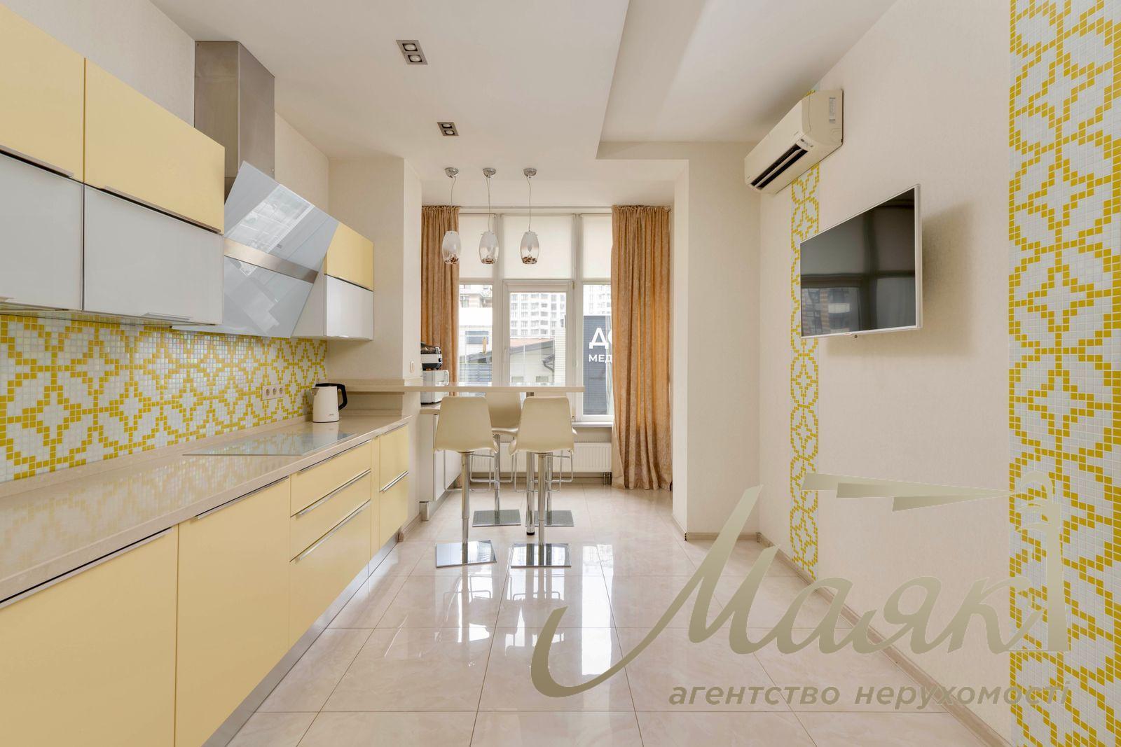 Продажа 2к квартиры 79м2 в ЖК Новопечерские липки, Андрея Верхогляда ул. (Михайла Драгомирова), 16, Печерский район, Киев, Центр