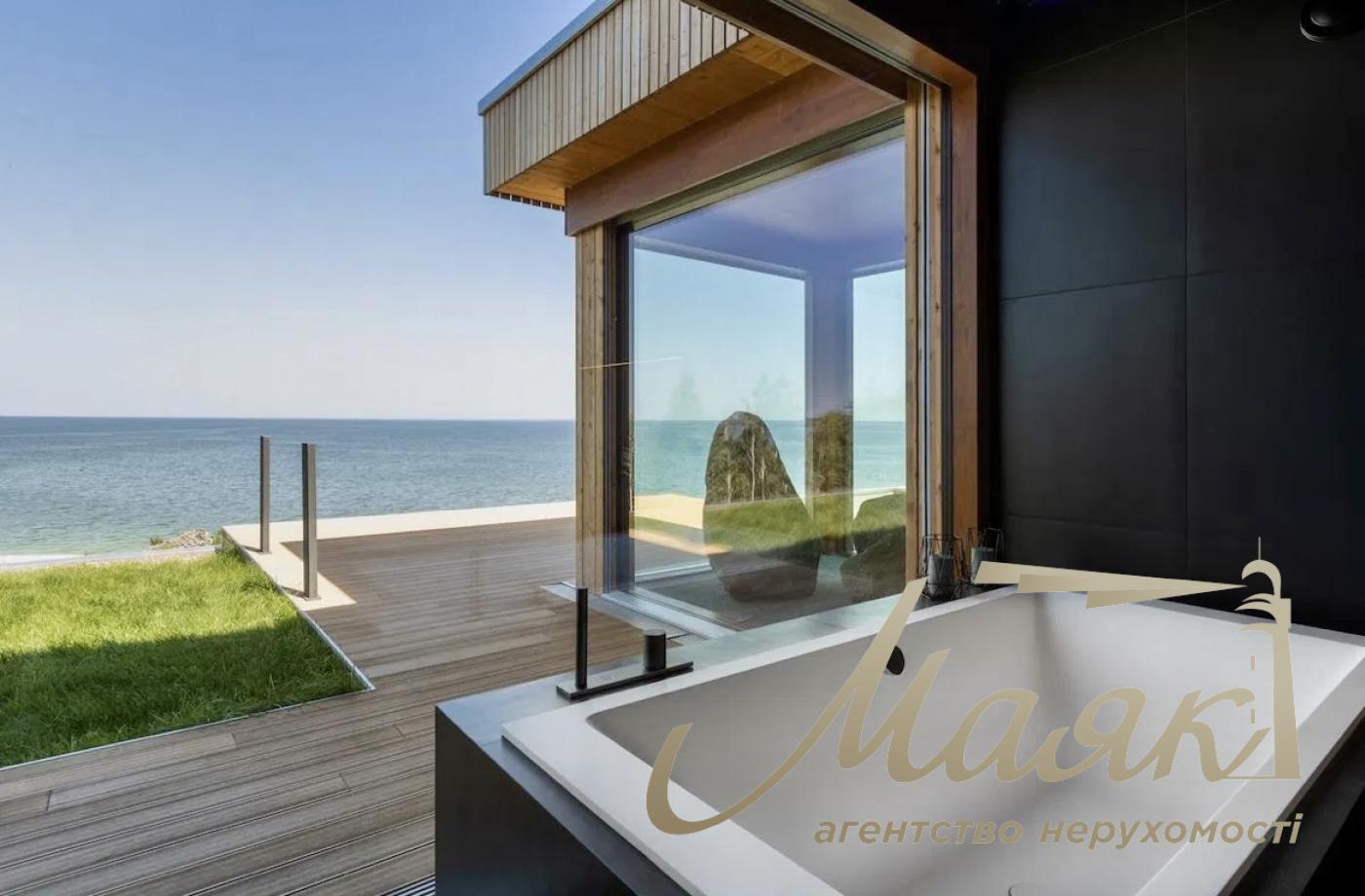 Продаж будинку Джеймса Бонда