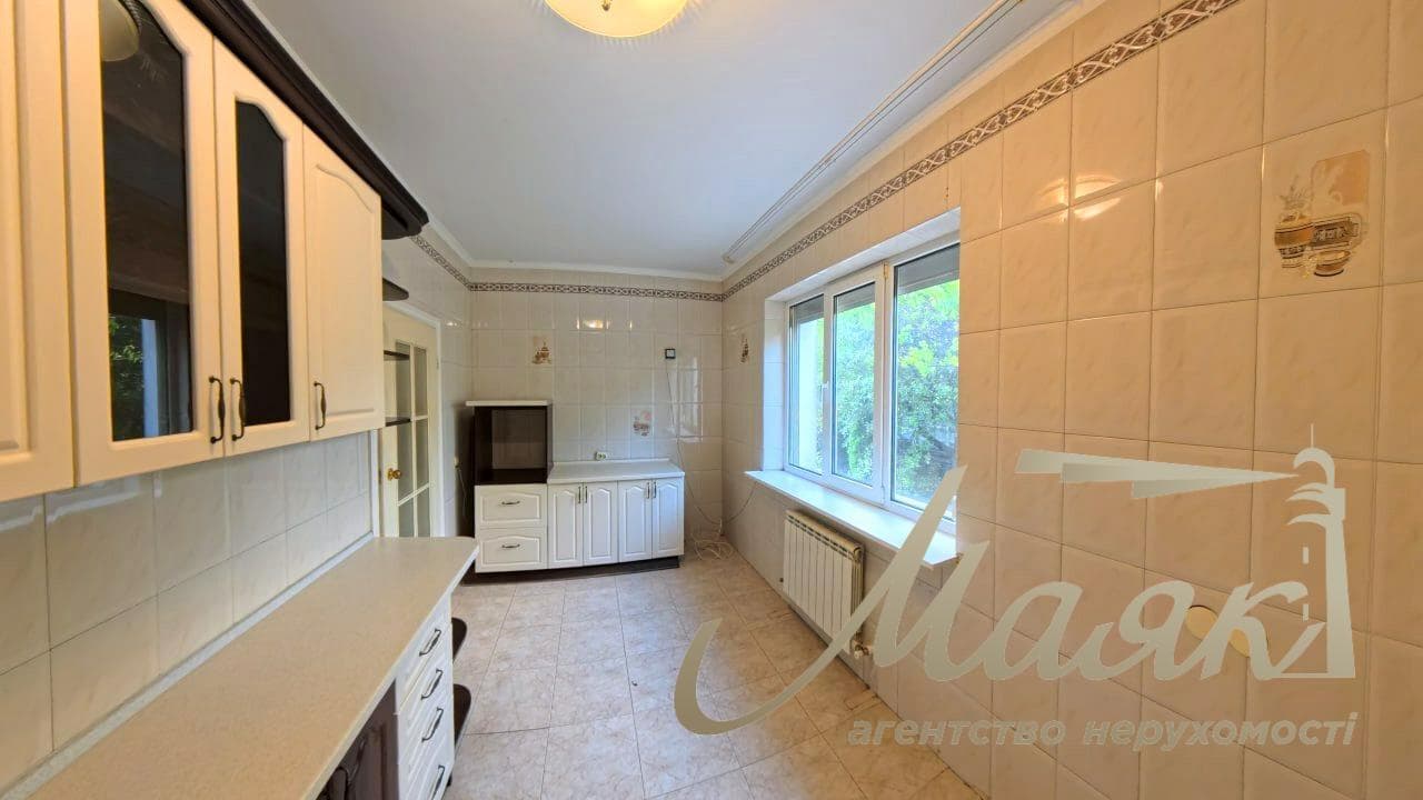 House for sale 414m2 in Kryukovshchina village, Shevchenko street, Kyiv-Svyatoshynskyi district, Kyiv region.