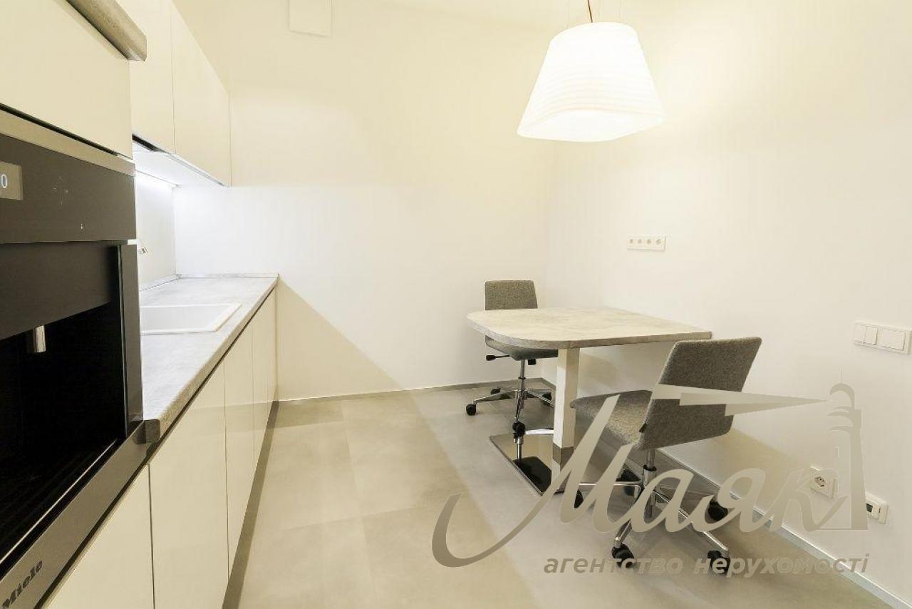 For sale office with view in BC Carnegie Tower Pechersk 160 m2