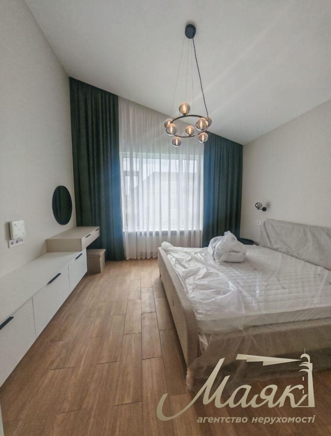 Аренда дома с ремонтом 176,7 м², район Ветряные горю, Подольский район, Киев, новий автономний дом с укрытием.