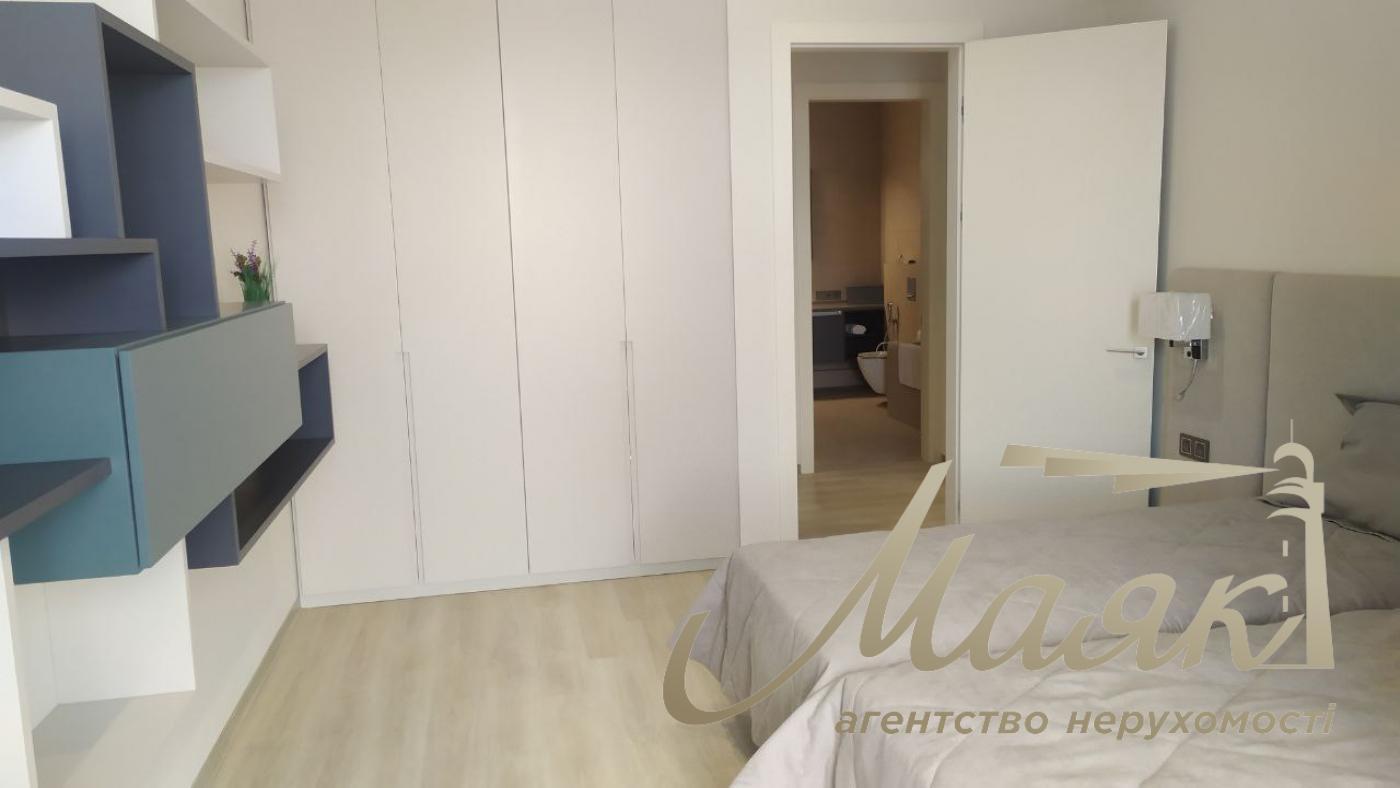 Rent of 4-room apartment, residential complex Atlantic, Antonovicha (Gorky) street, Vladimirsky market.2