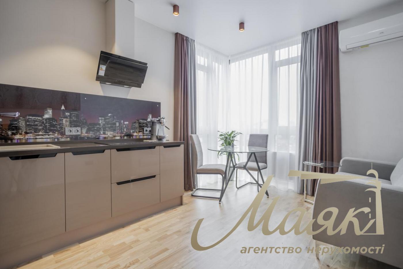 Аренда видовой 2-х комнатной квартиры в ЖК Французский квартал 2, Печерский район.