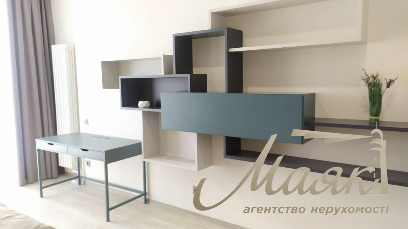 Rent of 4-room apartment, residential complex Atlantic, Antonovicha (Gorky) street, Vladimirsky market.2