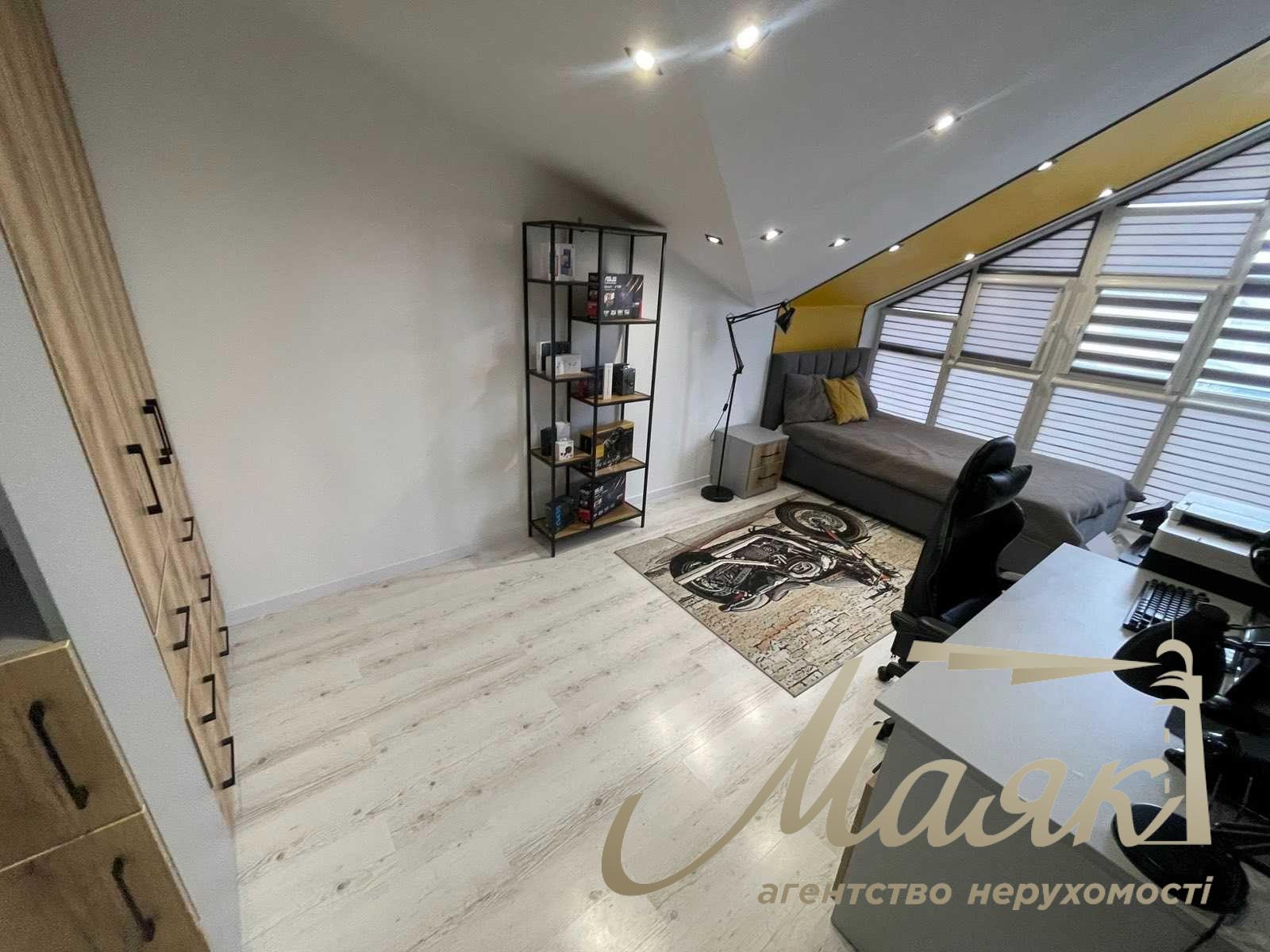 Продаж дуплексу з ремонтом 163 кв.м. село Гатне, Київська обл.