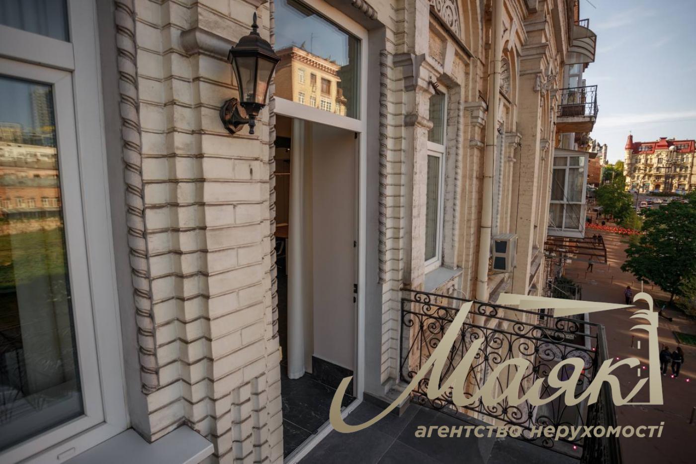 Furnished office for sale in the Center (100m2) Bolshaya Vasilkovskaya st., 38