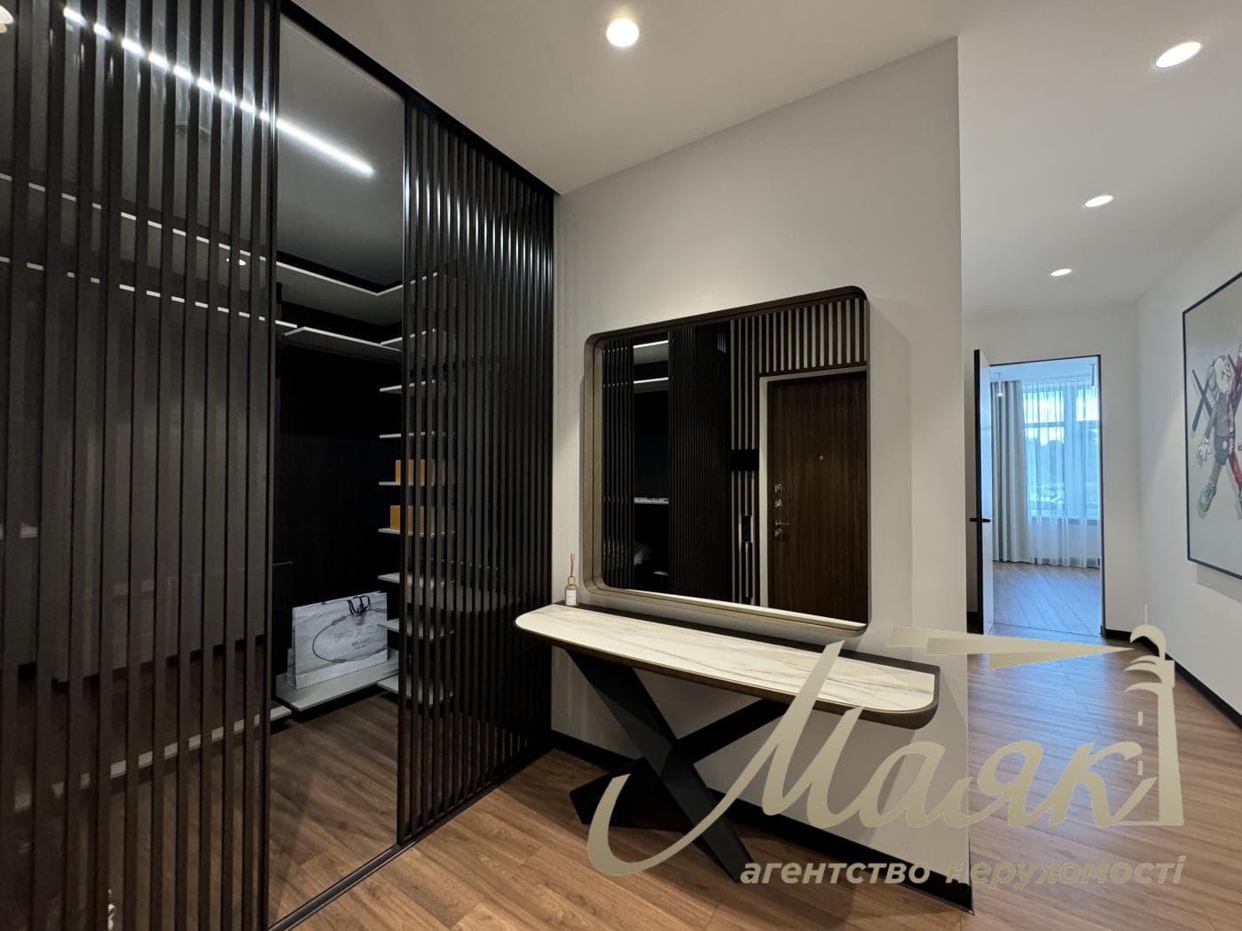 Продажа 3к квартиры 150м2 в ЖК Новопечерские липки, Драгомирова 17, Печерск, Киев
