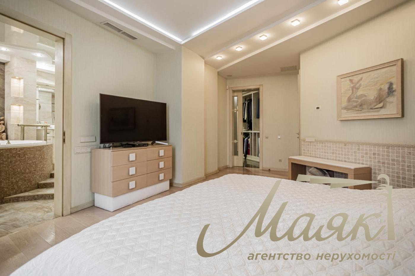 Продаж 4-х кімнатної квартири, 160 м2 у ЖК Diplomat Hall Дипломат Хол Жилянська