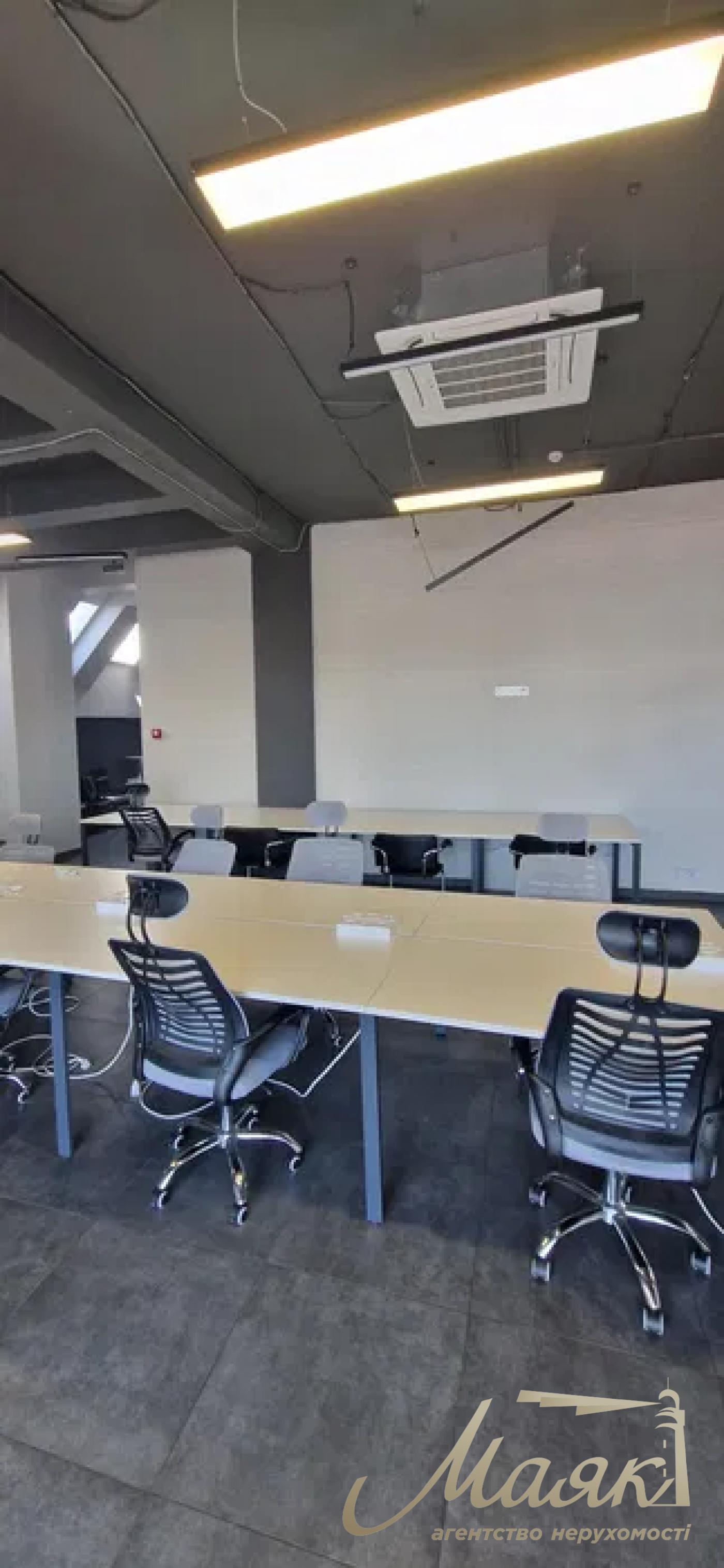Оренда офісу 214м2 в ЖК Фундуклеївський по вул.Бодана Хмельницького 58-А, Центр.