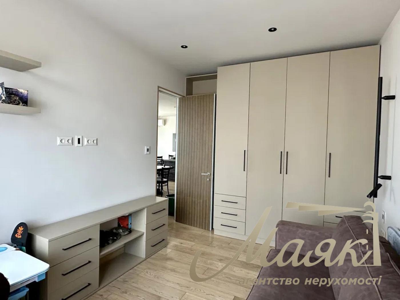 Продаж дворівневої 4к квартири вул. Коновальця, Печерськ