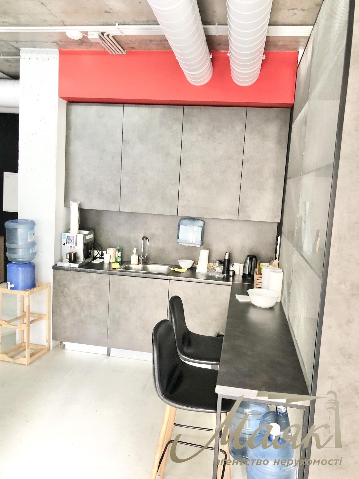 Rent office space 135 sq.m. sq. Vozdvizhenskaya 51A