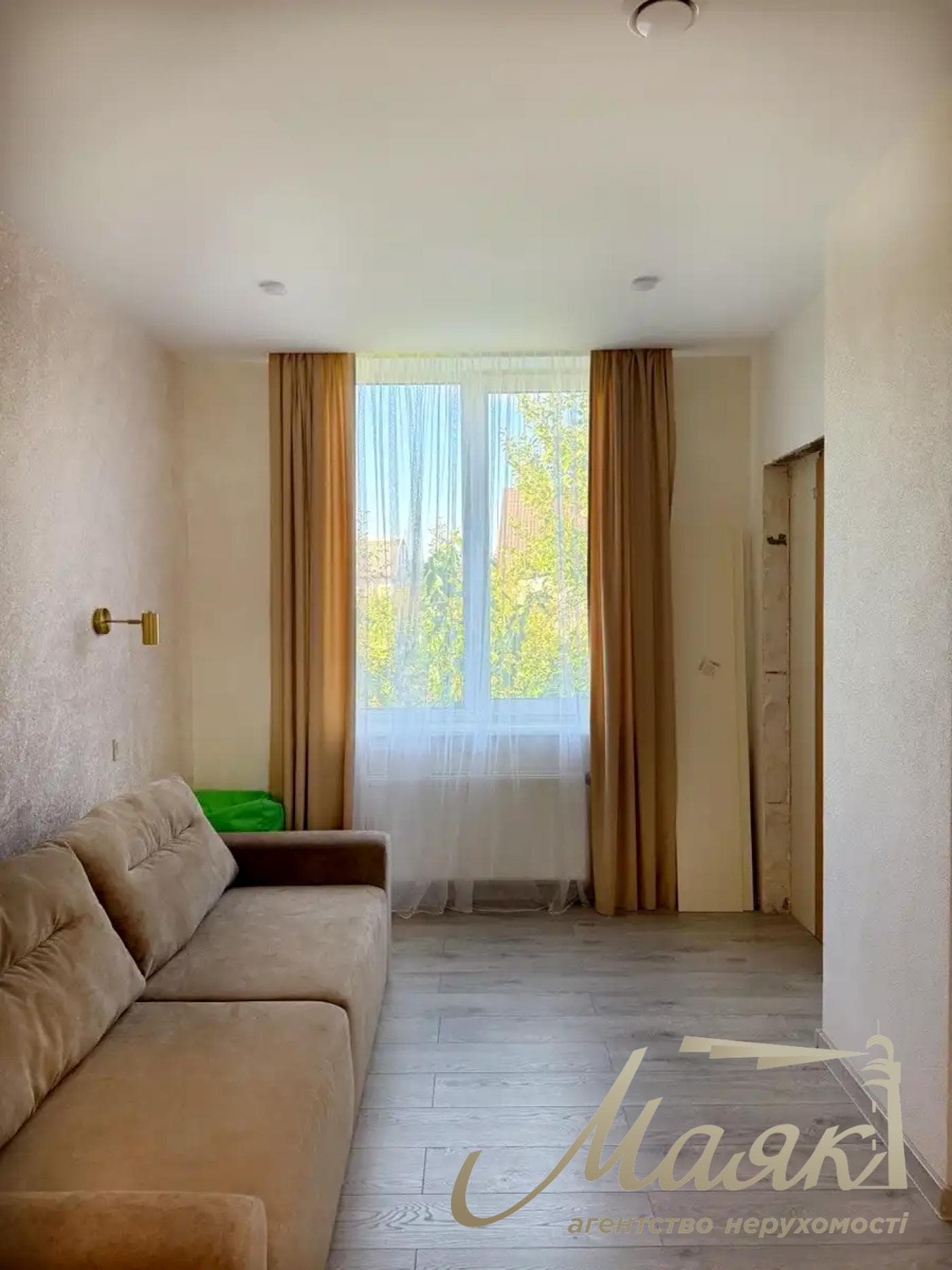 Оренда 2-поверхового будинку площею 190 м², село Нові Безрадичі