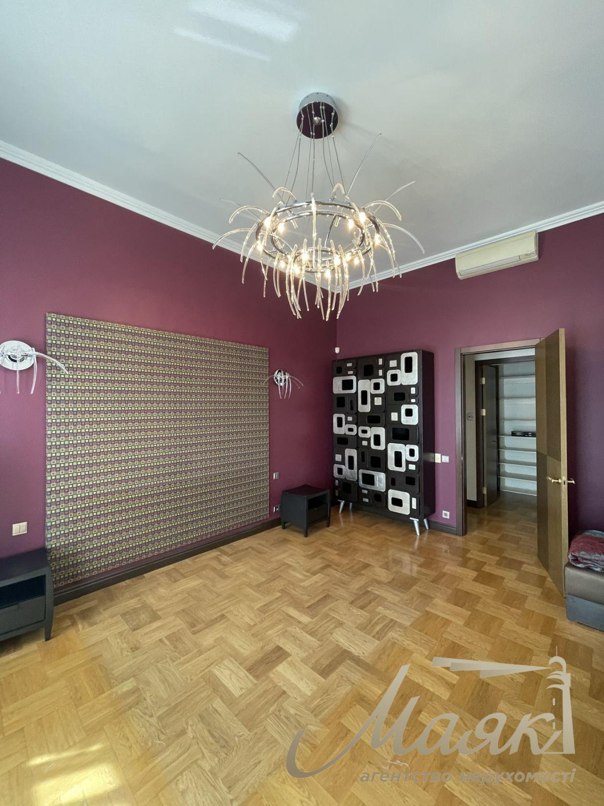 Аренда 4-к квартиры 200 м2, центр Києва, Площа Украинских Героев