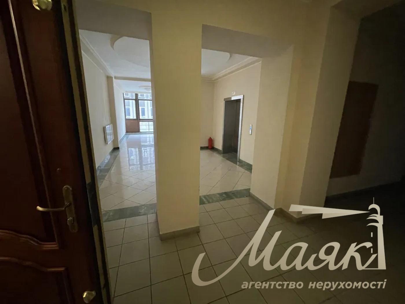 Оренда 4к квартири (217м²) по вул. Паторжинського 14, Центр