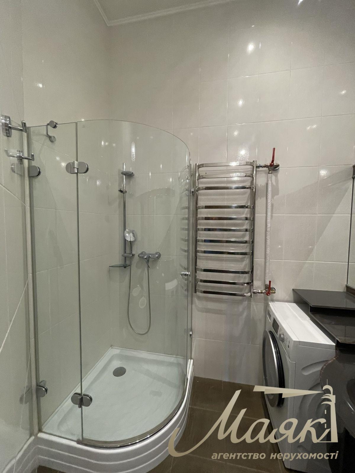 Аренда 4-к квартиры 200 м2, центр Києва, Площа Украинских Героев