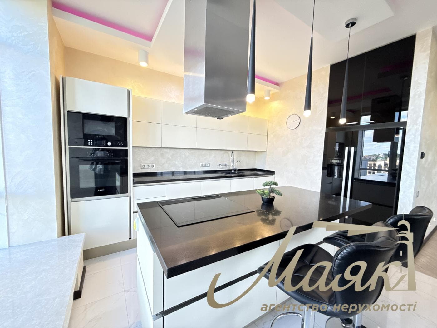 Продаж 3-кімнатної квартири площею 121 м² у ЖК «Новопечерські Липки», вул. Андрія Верхогляда (Михайла Драгомирова), 3, Печерськ
