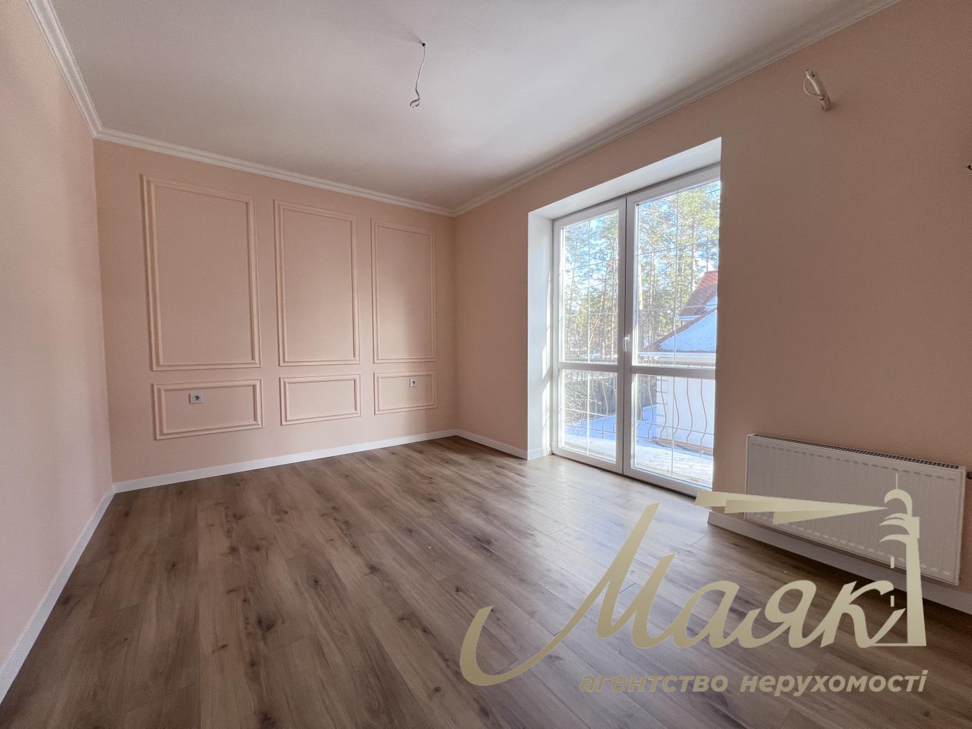 Продаж будинку в закритому КМ AlpenPark серед лісу