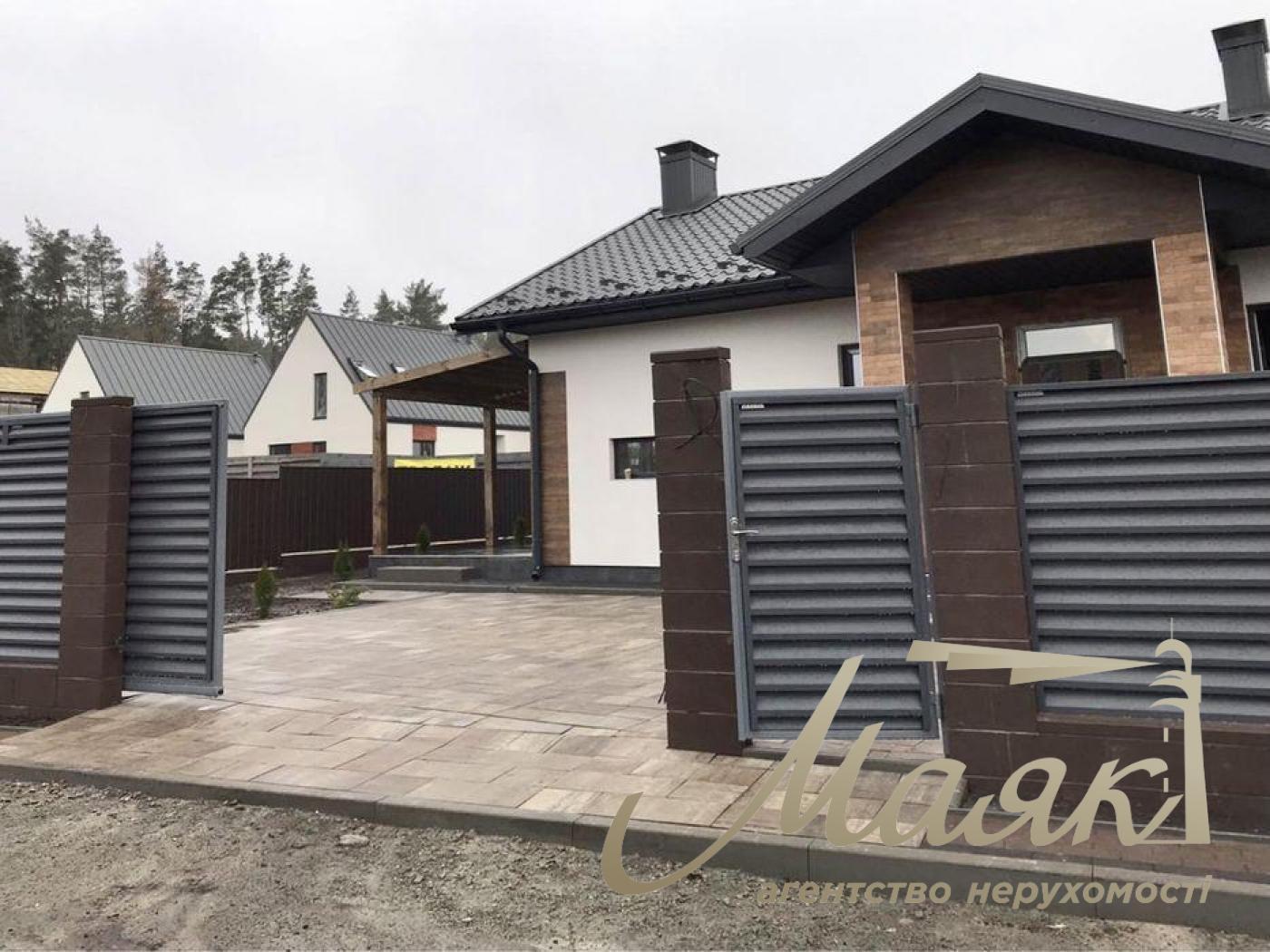 Продаж 1 пов. будинку 148 кв.м. Площа - 6 соток. Буча. У лісі.