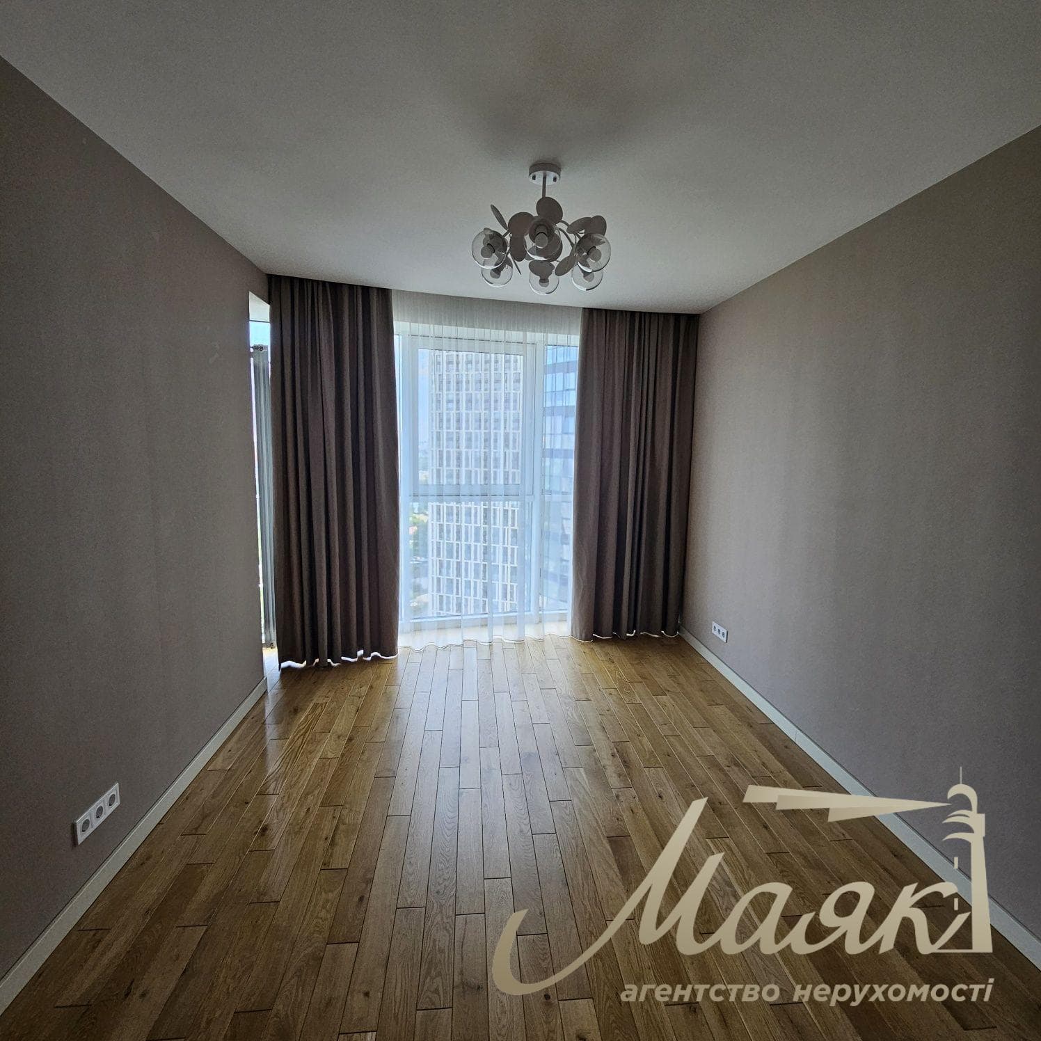 Продаж 4-кімнатної квартири, 1є18 м², ЖК «Зарічний»