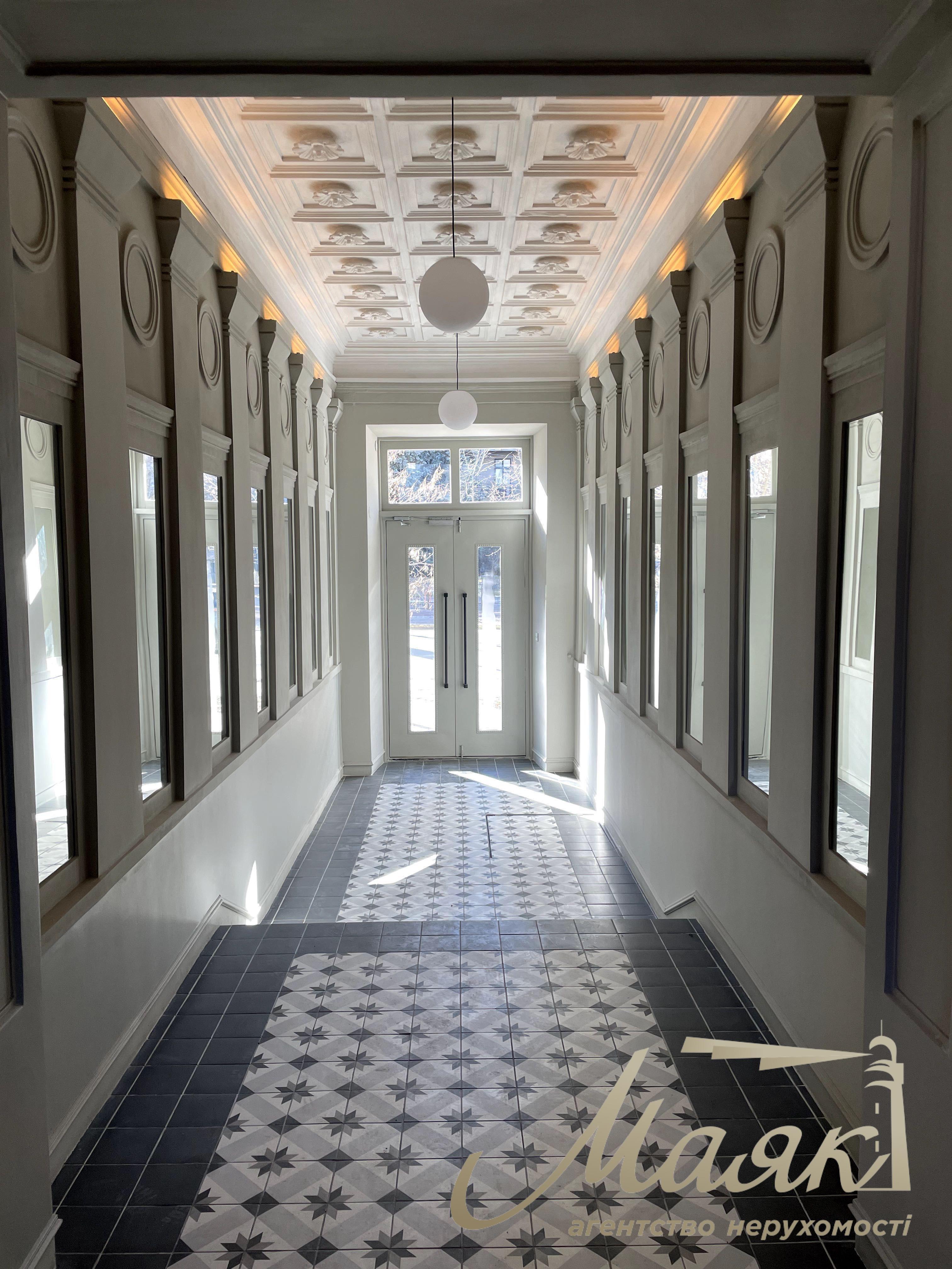 For sale 3-bedroom apartment 150m2 Institutskaya str. 13A - Historical Center, Lipki, Pechersk