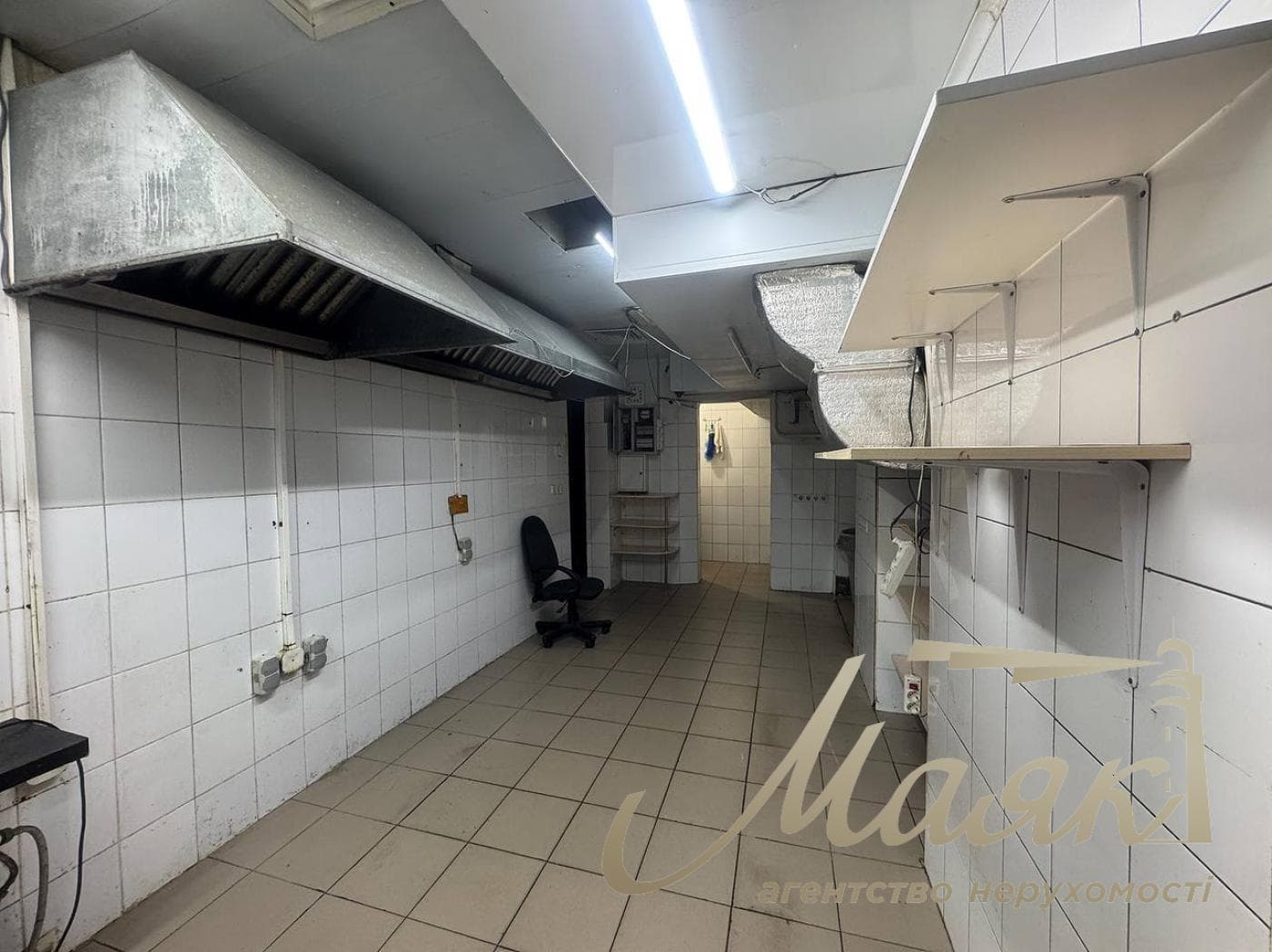Аренда коммерции, 145м2, цоколь, метро Олимпийская, Центр