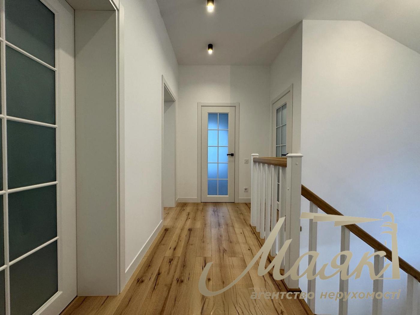 Оренда будинку 160 м² з повною автономністю та власним укриттям у с. Іванковичі