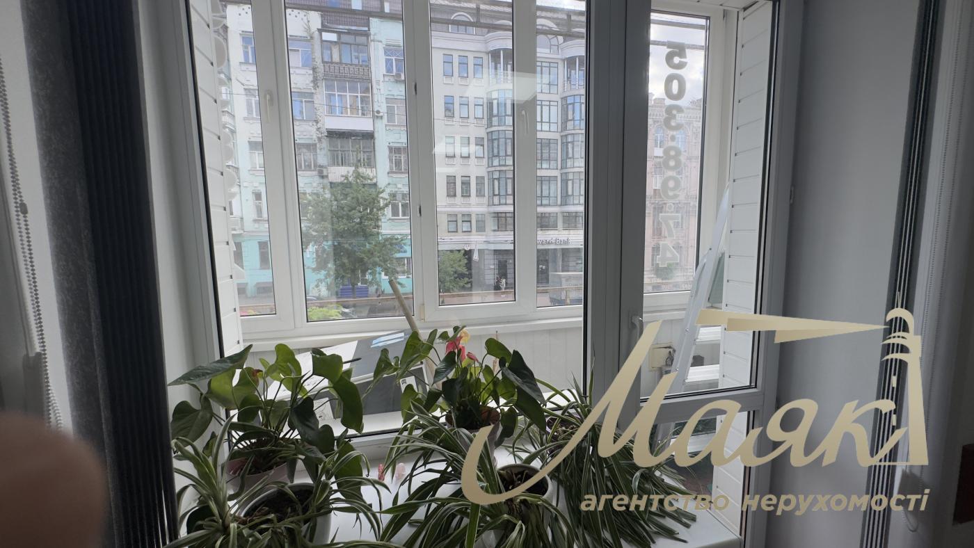Аренда офиса 42.5 м2 на Саксаганского, в Центре
