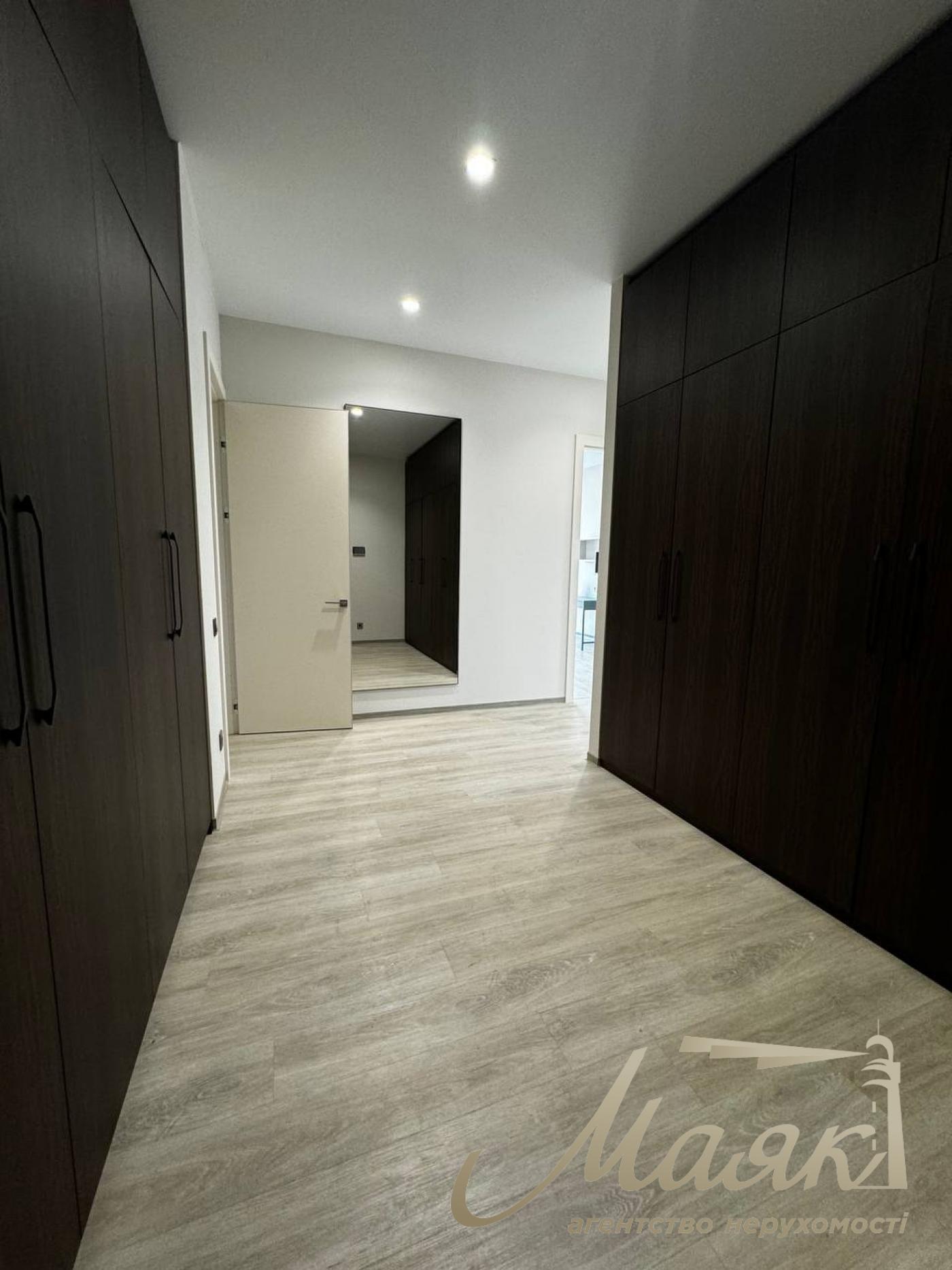 Rent of 4-room apartment, residential complex Atlantic, Antonovicha (Gorky) street, Vladimirsky market.2