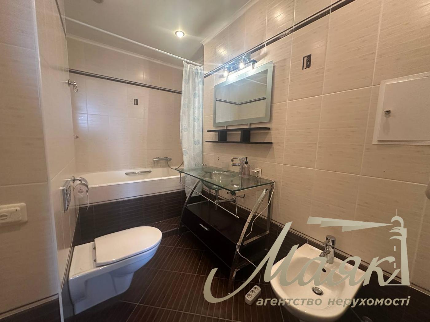 Оренда 3-х кімнатної квартири по вул.Степана Руданського 4-6,метро Сирець.