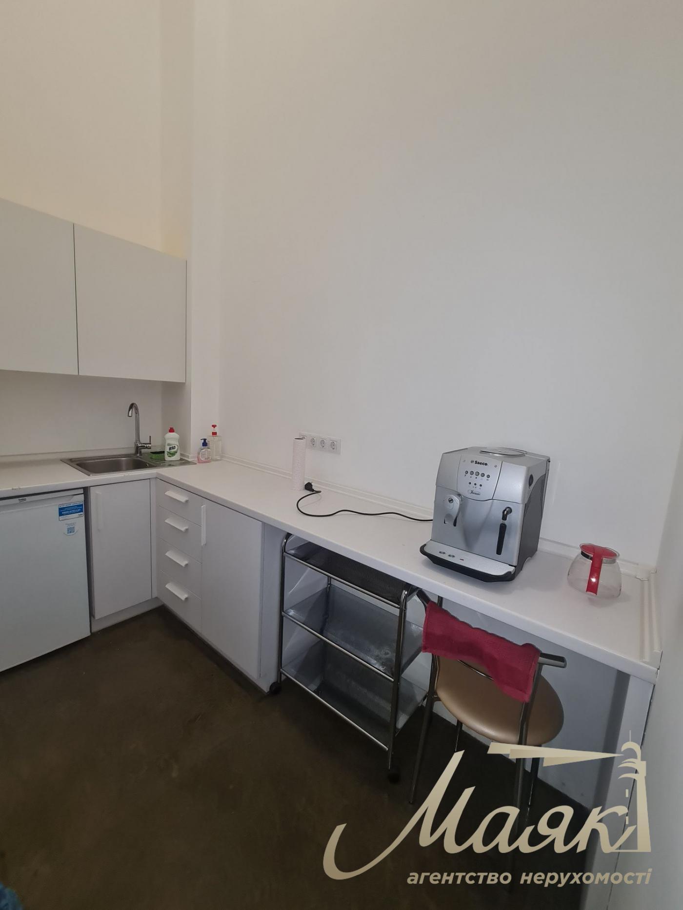 Оренда фасадного приміщення з ремонтом 62 м2 ЖК Новопечерська Вежа Печерський район