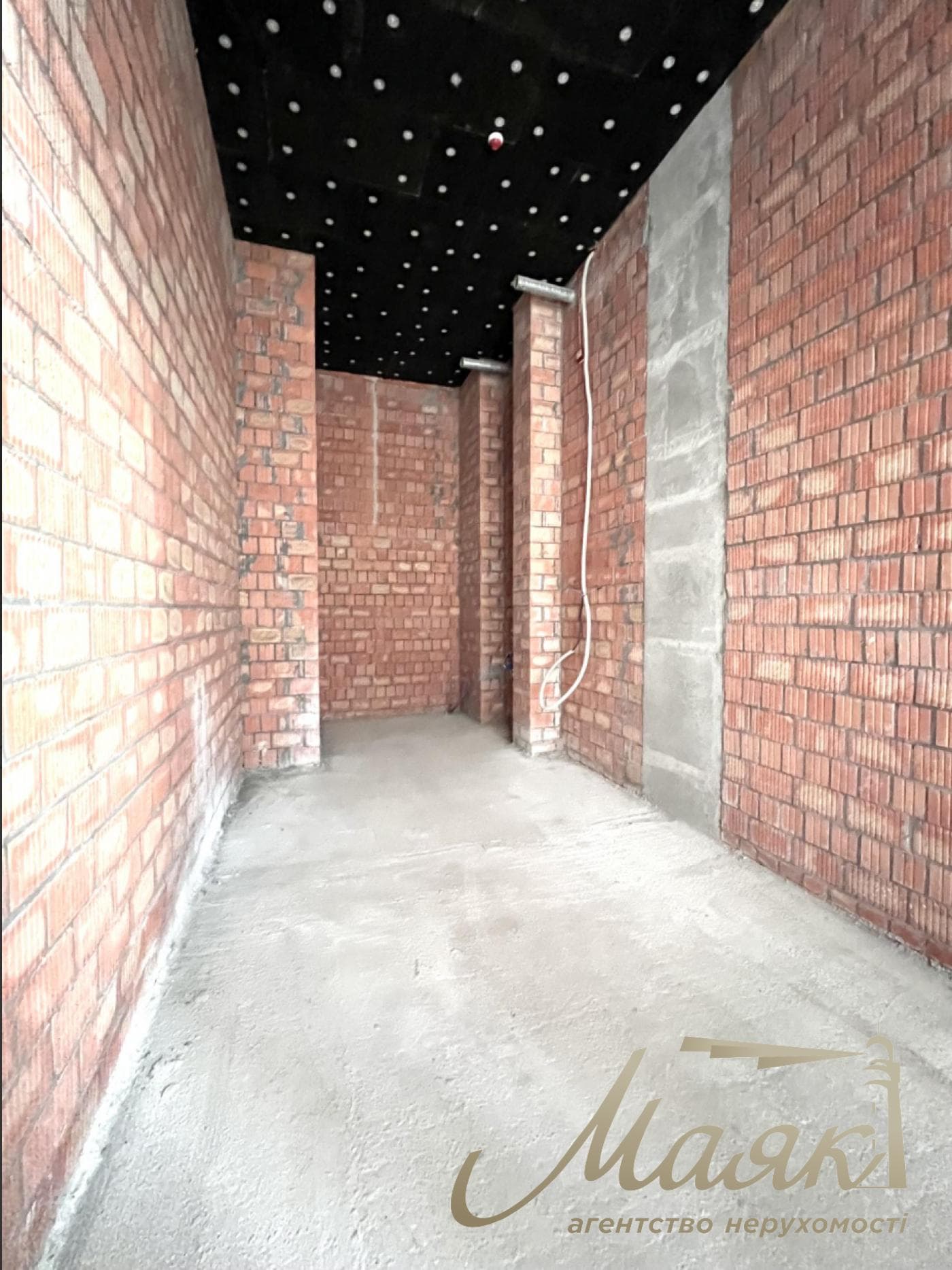 Продаж фасадного приміщення площею 20,3 м², ЖК Unit Home