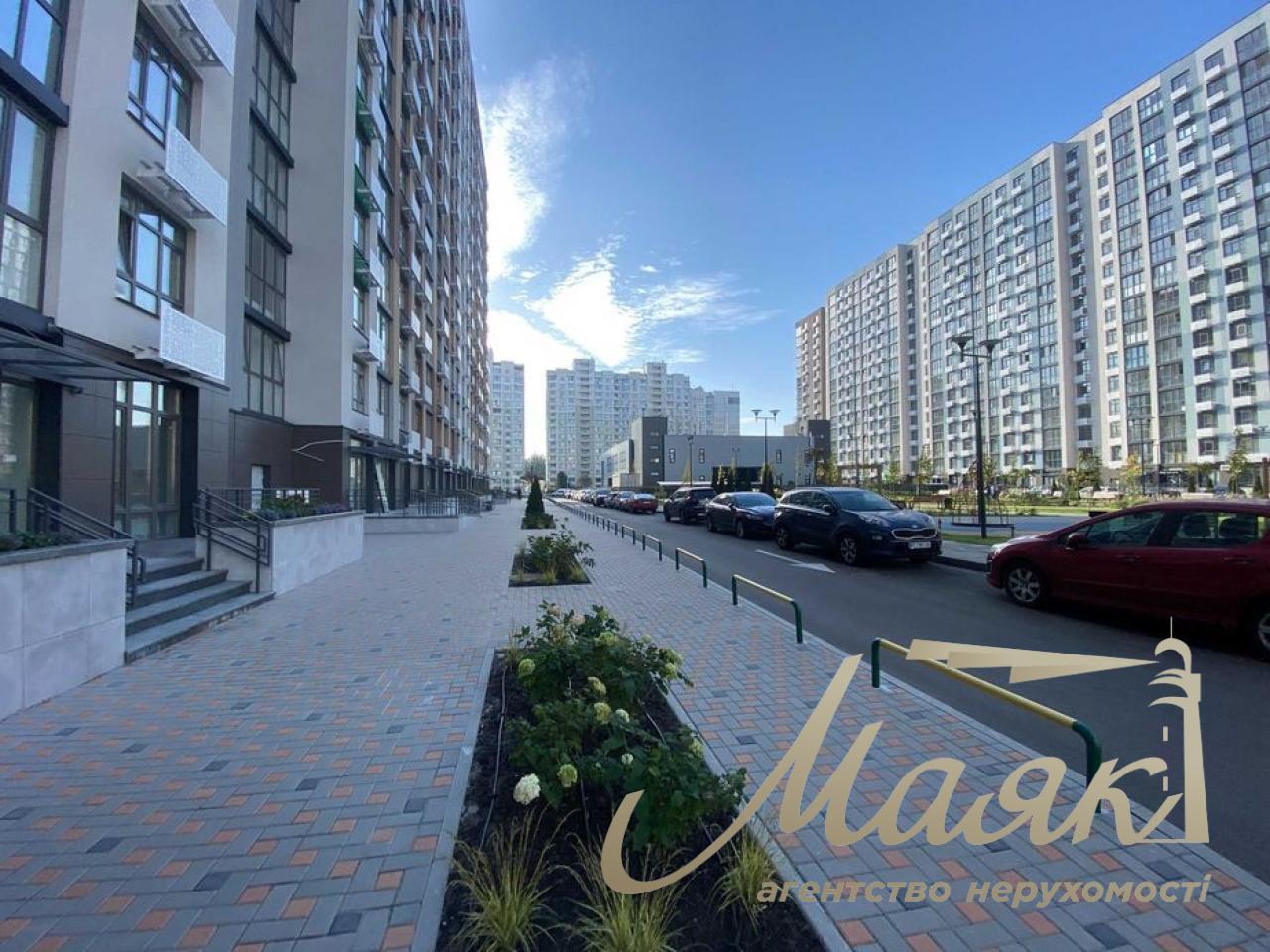 Продажа коммерческого помещения 122кв. ЖК Город цветов