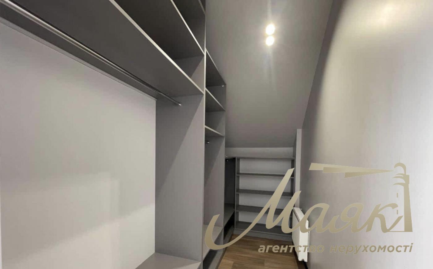 Продажа 2х-этажного дома с. Ходосовка в КГ " Нова Ходосовка" , Киево-Святошинский