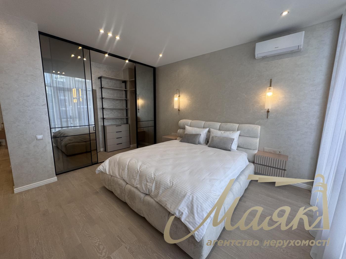 Продаж 3-х кімнатної квартири в ЖК Бульвар Фонтанів Саперне Поле вул., 5